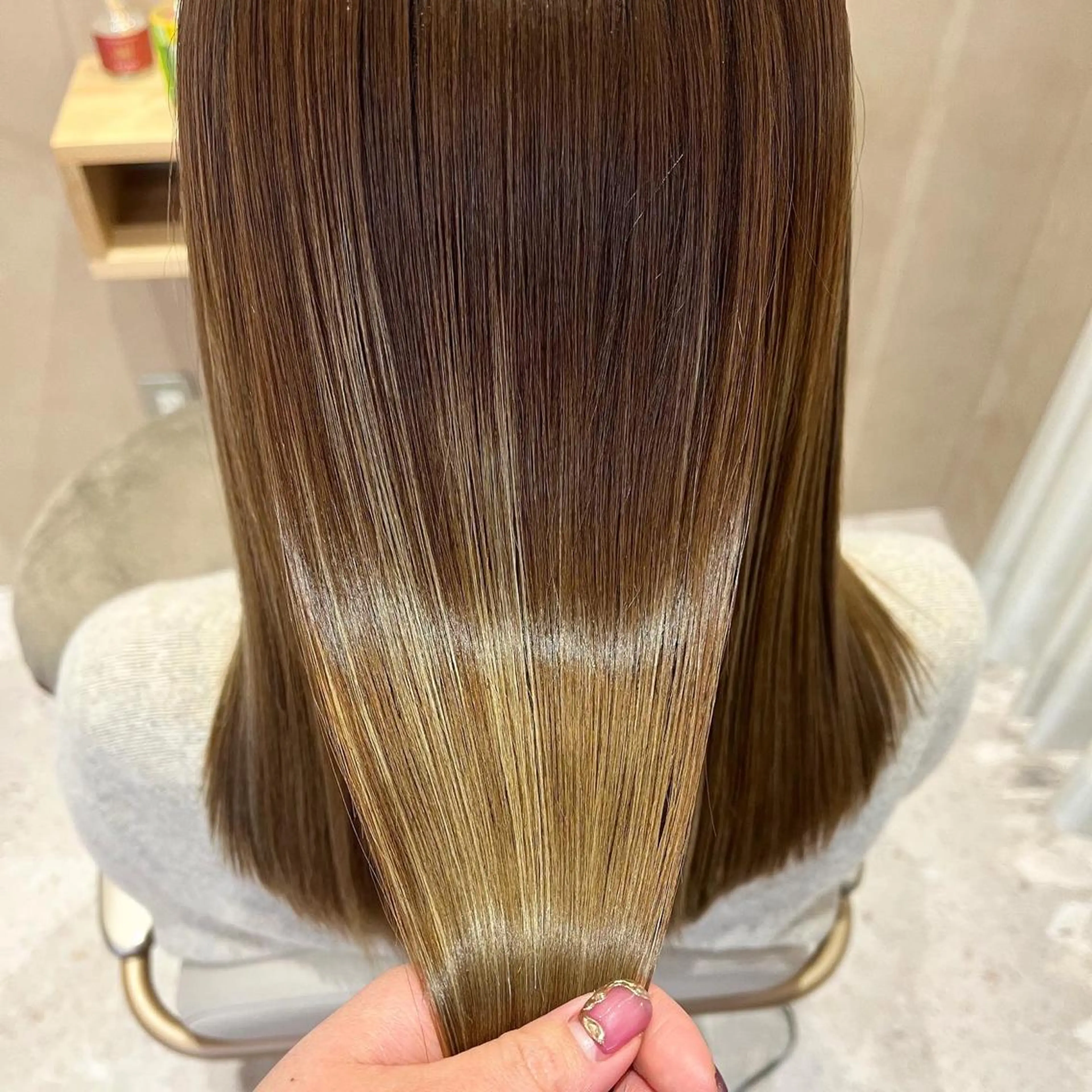 セミロング パーマ ハイライト SALOWIN京都河原町suite店所属・艶カラー／ 髪質改善／arisaのヘアスタイル