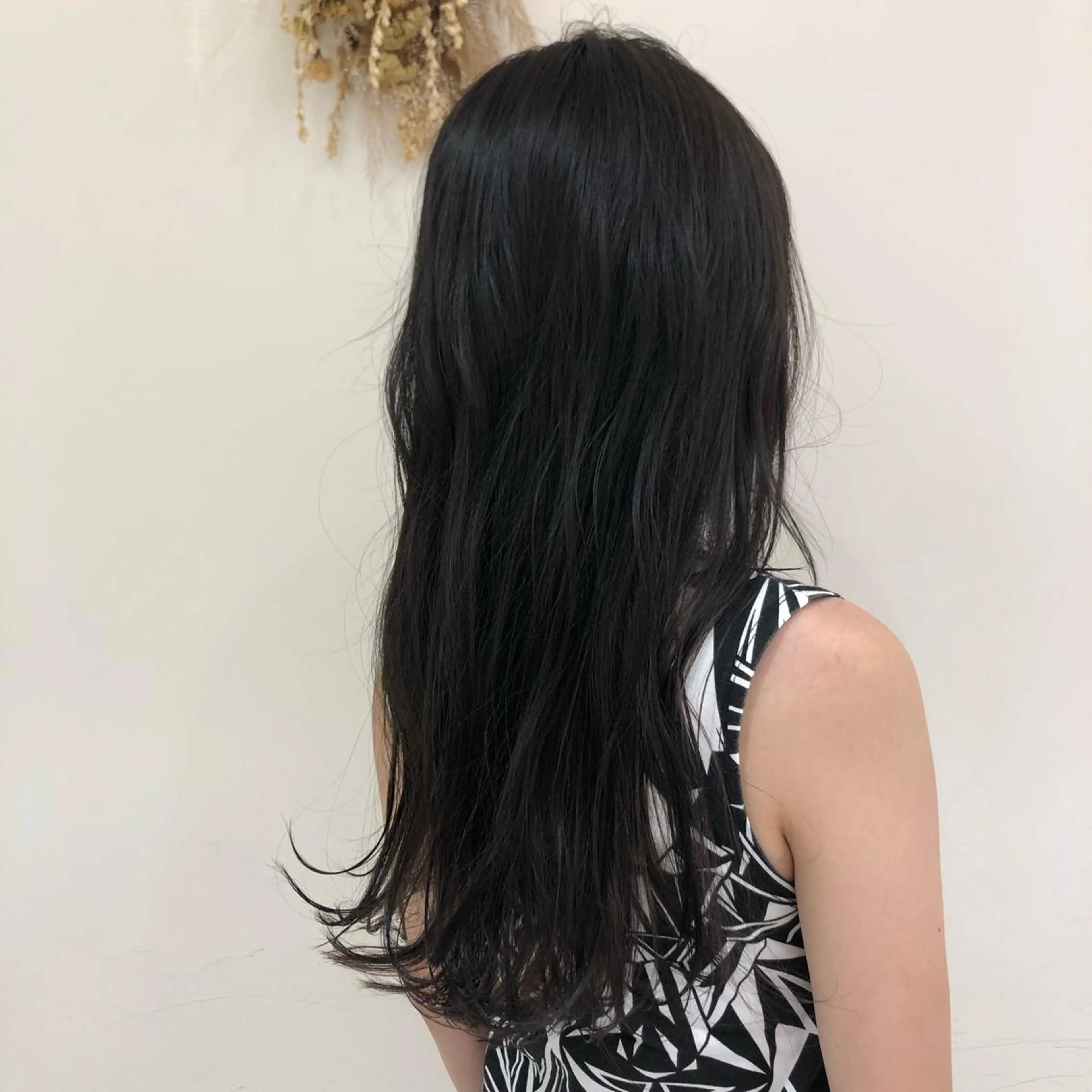 ロング カラー アッシュ シルバー 【髪質改善】 梅田　聡のヘアスタイル