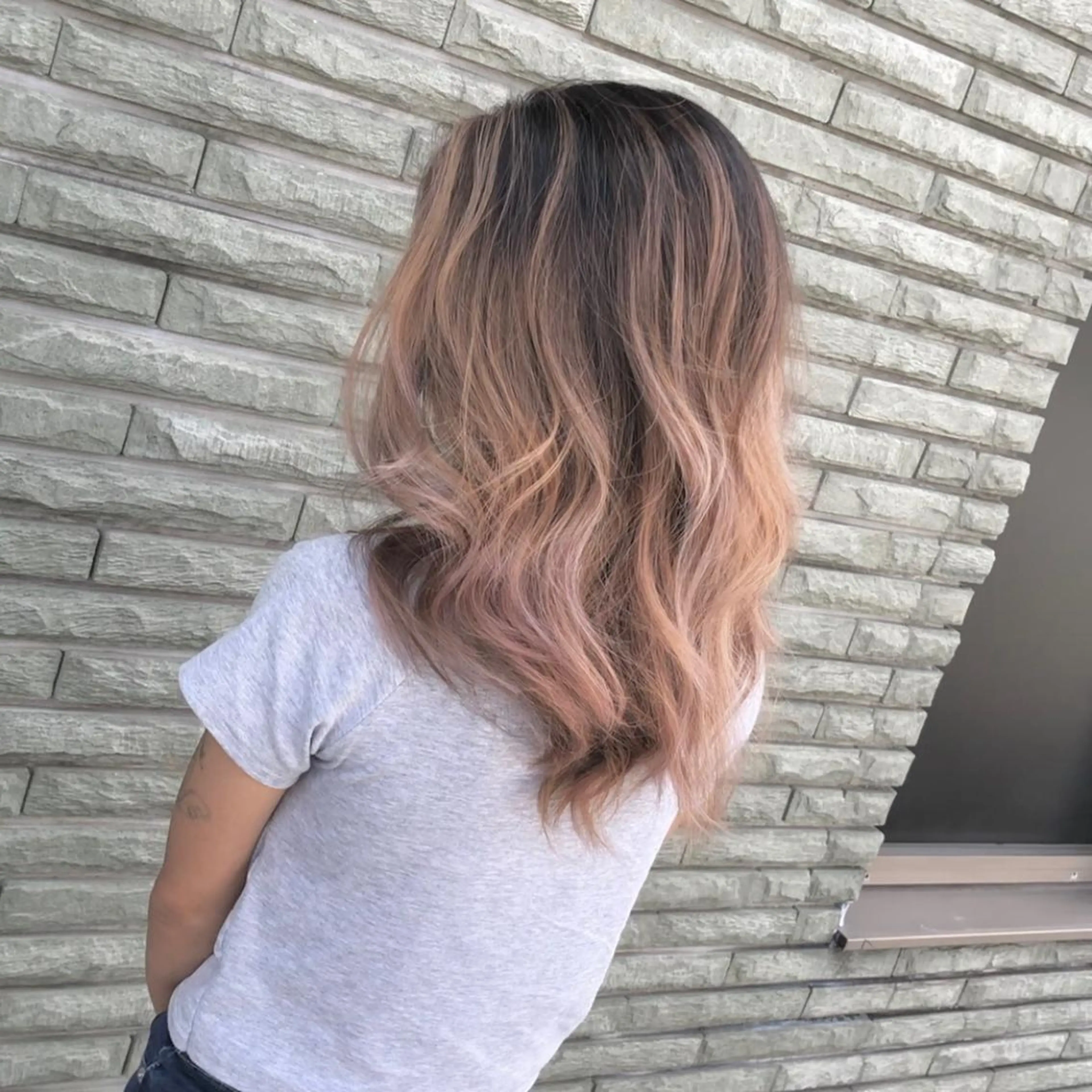 セミロング カラー ヘアアレンジ ショートボブ シールエクステ バレイヤージュ ブリーチ デザインカラー アンドウ ユウ/ レイヤーカット/韓国のヘアスタイル