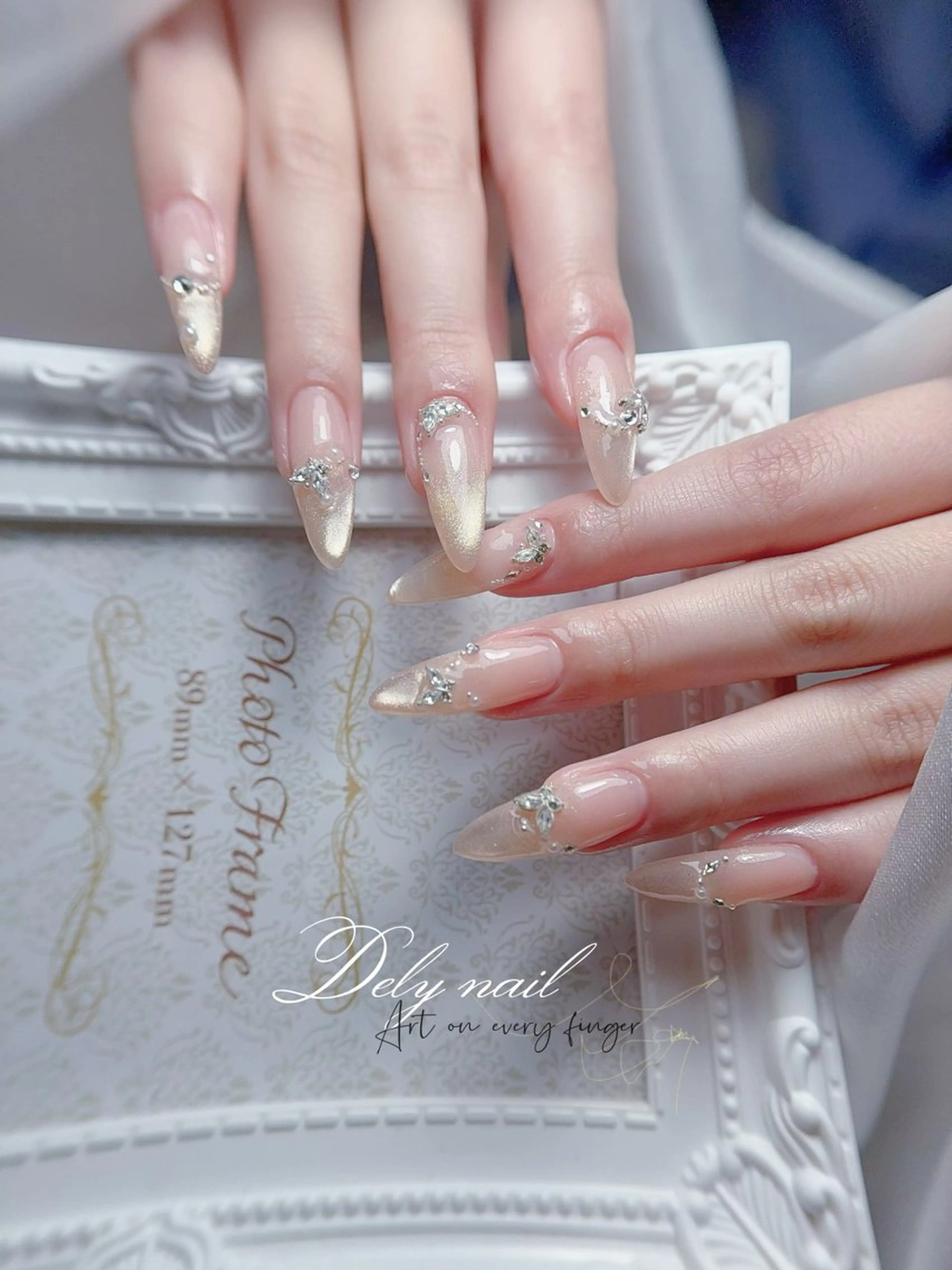 ロング ハンドネイル Dely Nailのネイルデザイン
