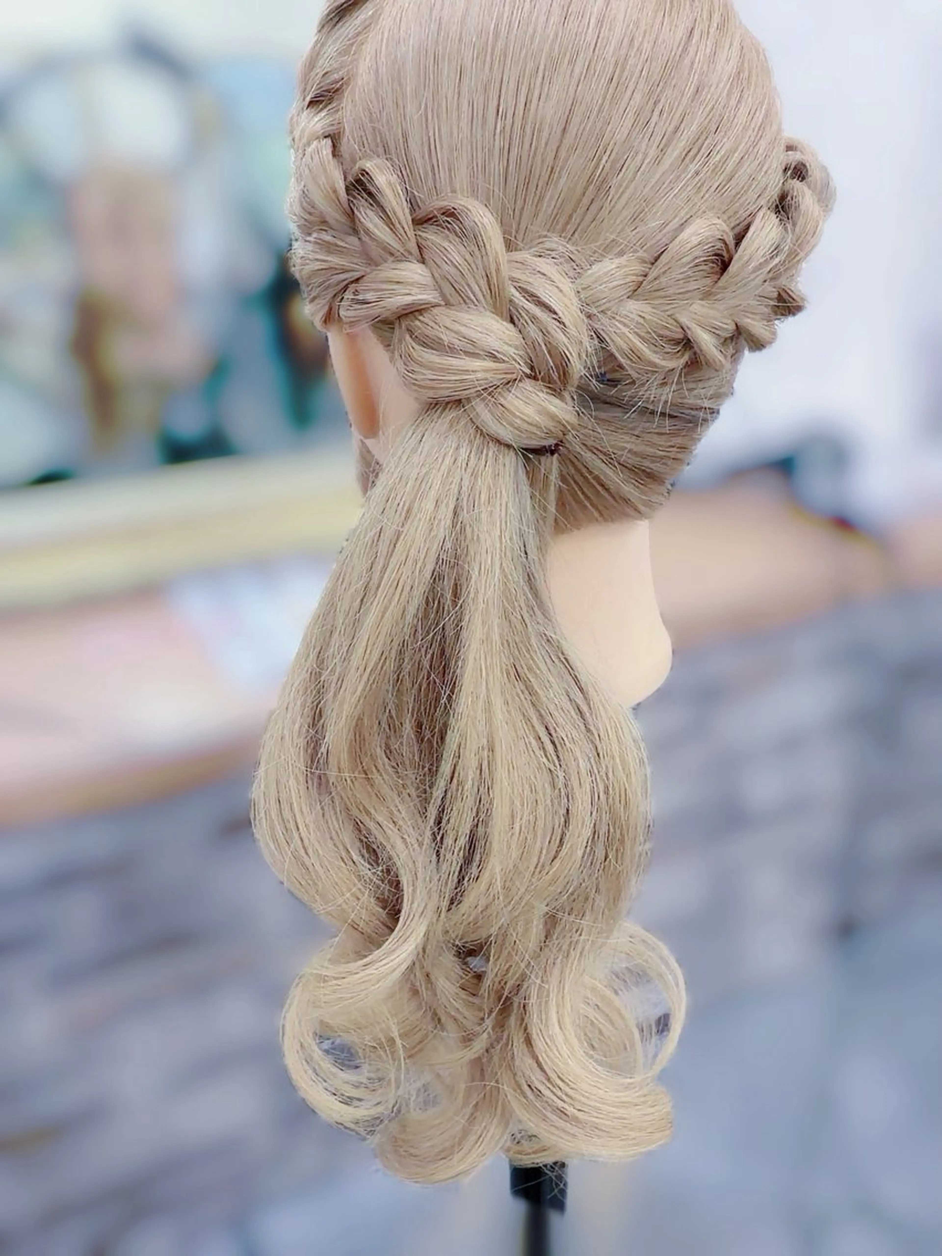 ヘアアレンジ 馬方 雫のヘアスタイル