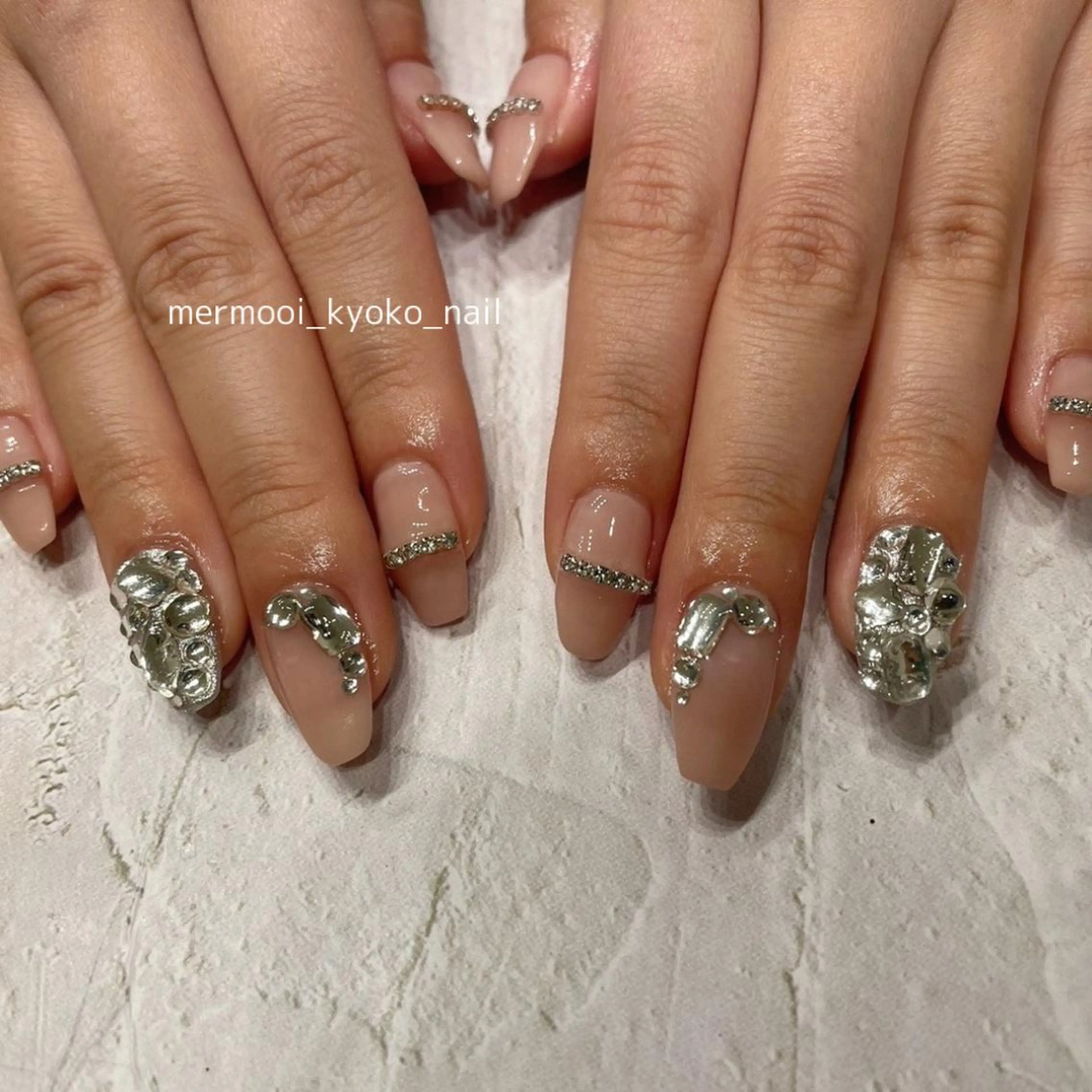 ネイル キラキラネイル ストーンネイル ハンドネイル melumooi nailのネイルデザイン