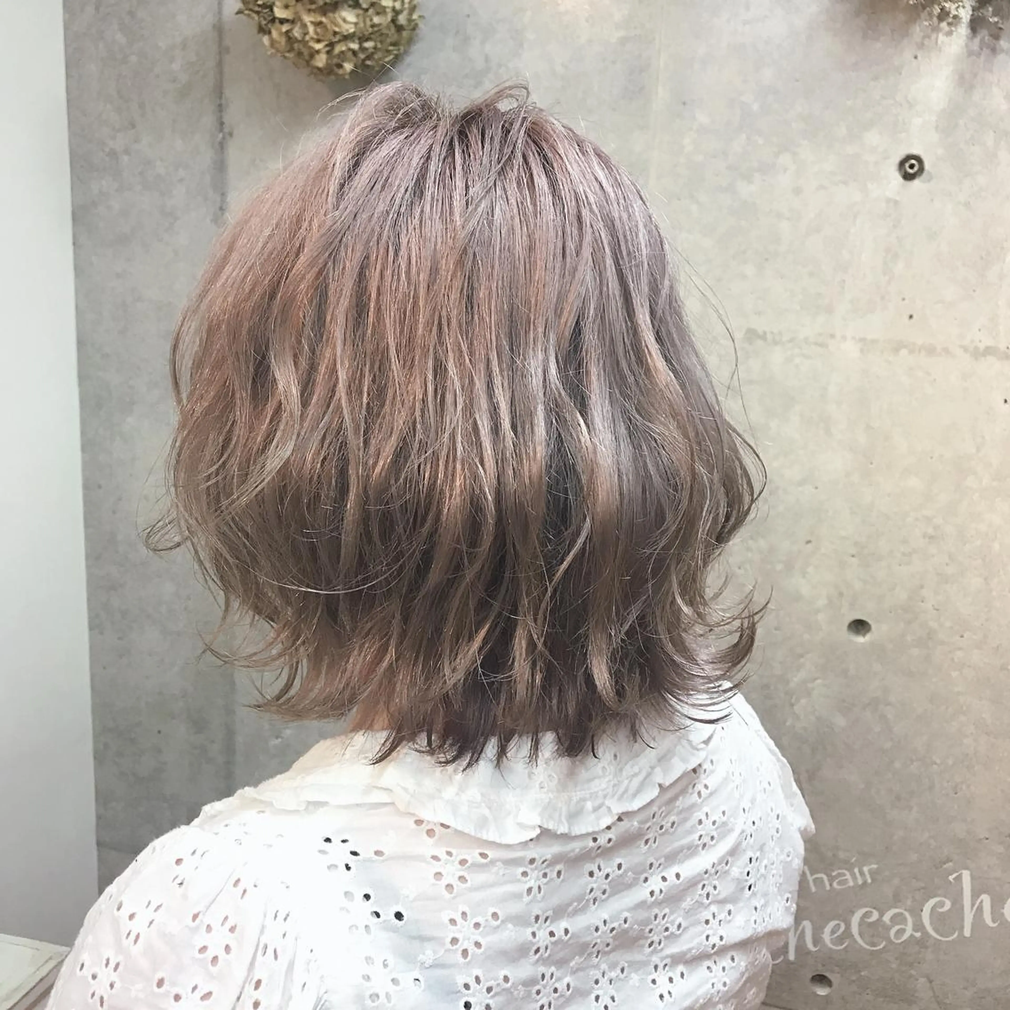 ミディアム カラー 及川 光のヘアスタイル
