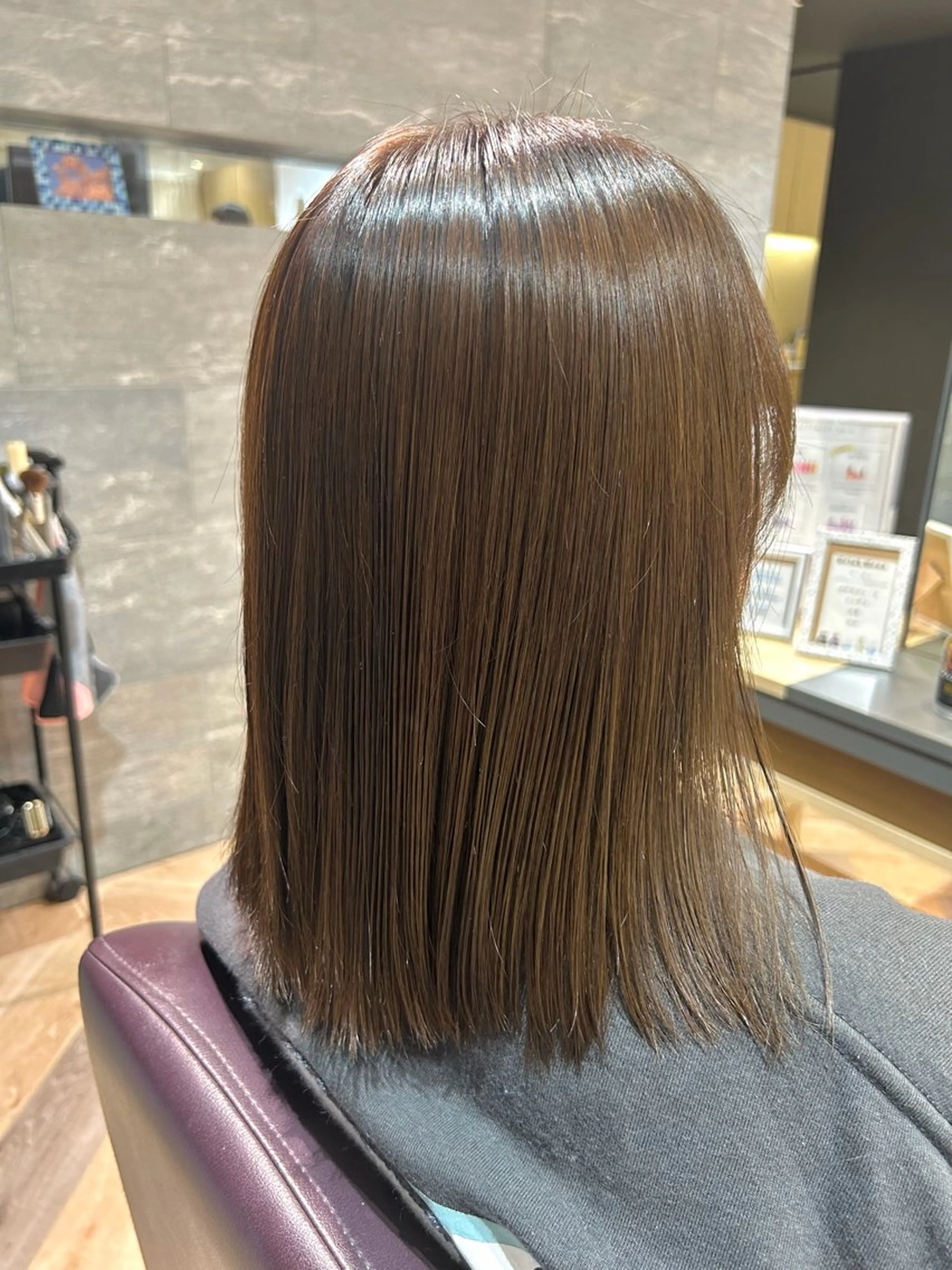 ミディアム カラー グレージュ 加藤 千穂のヘアスタイル