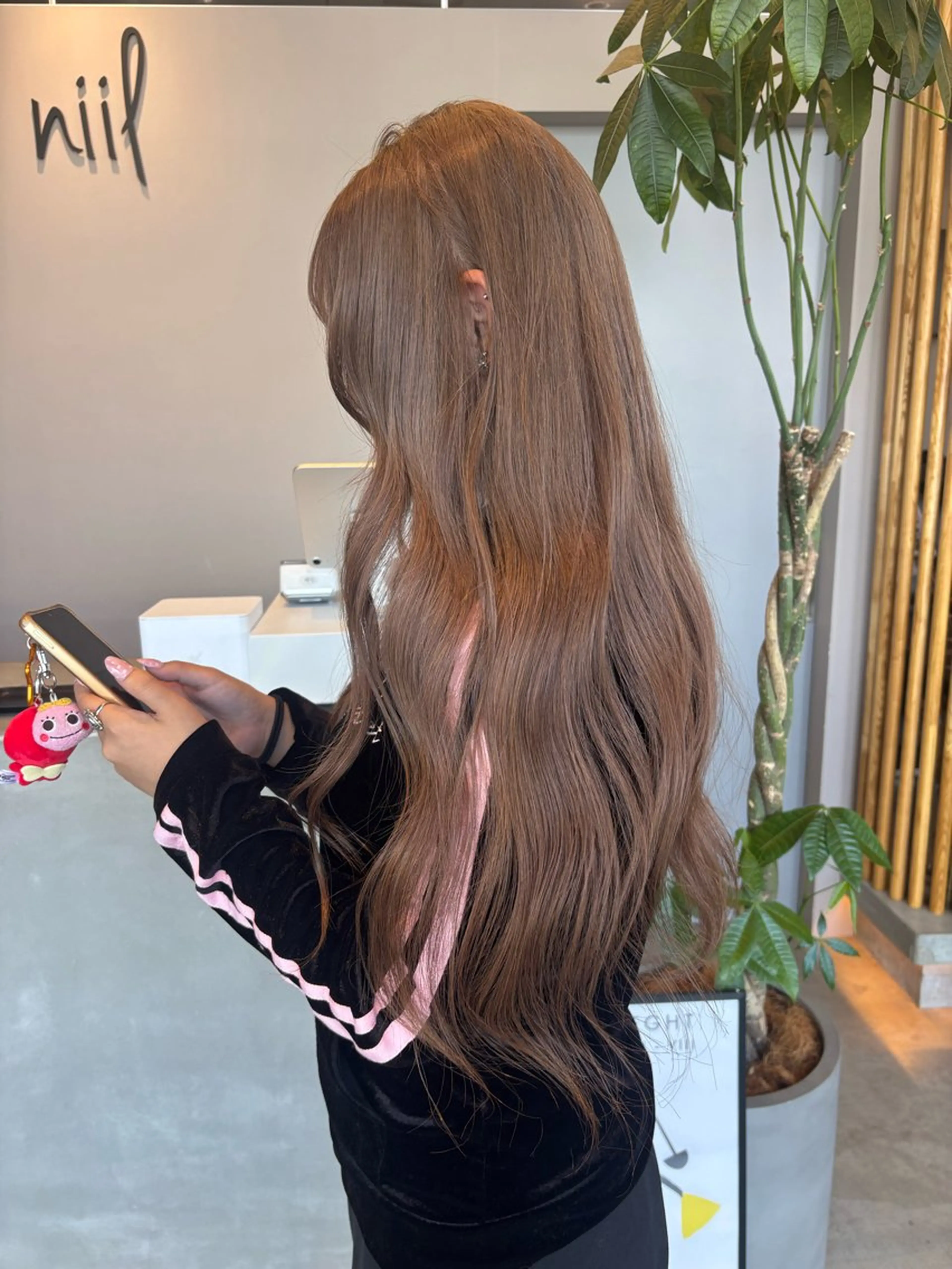 ロング カラー ベージュカラー ハイトーンカラー トリートメント ヘアカラー miyu /niilのヘアスタイル