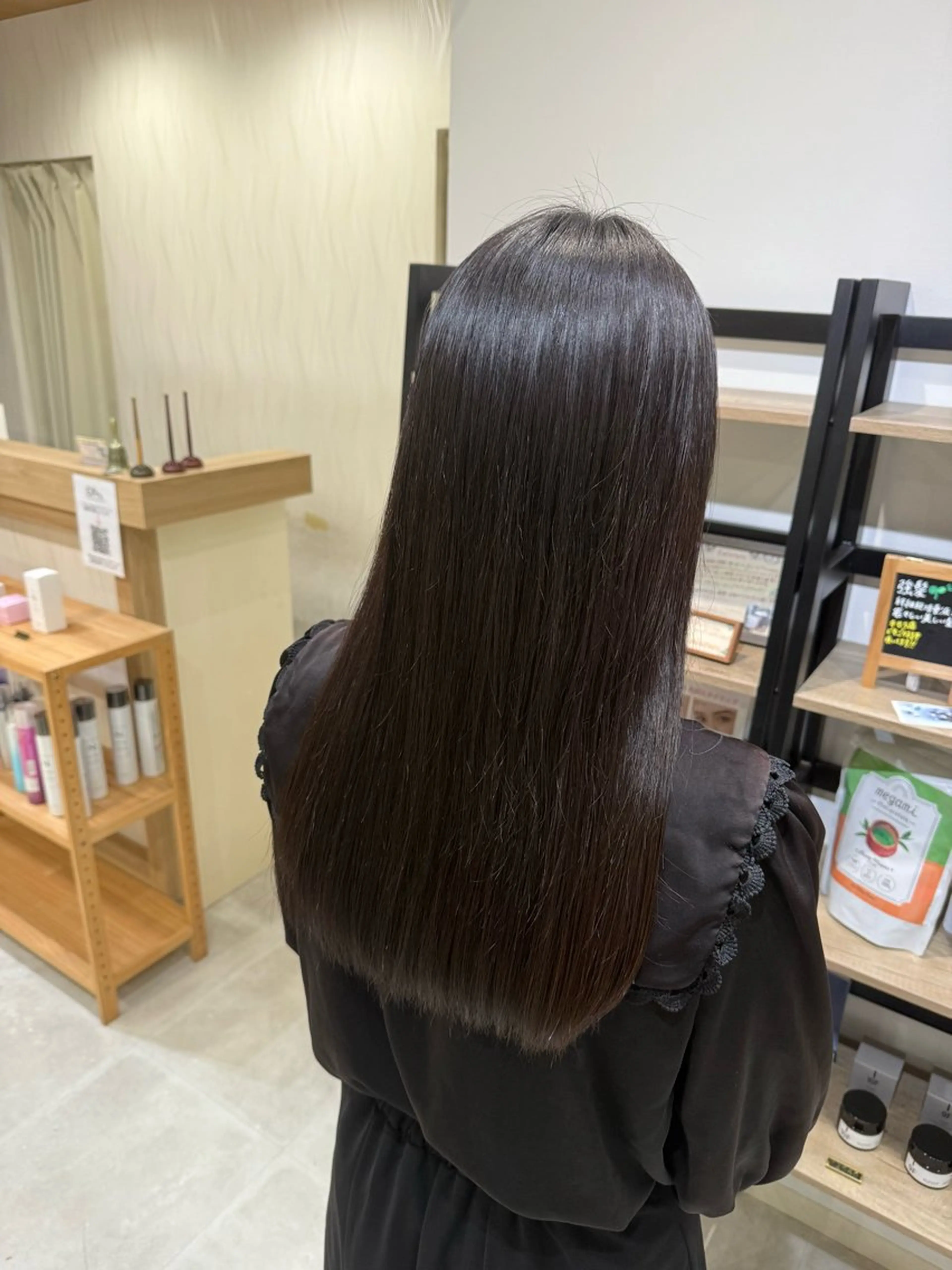 ロング カット 縮毛矯正 島 歩那のヘアスタイル