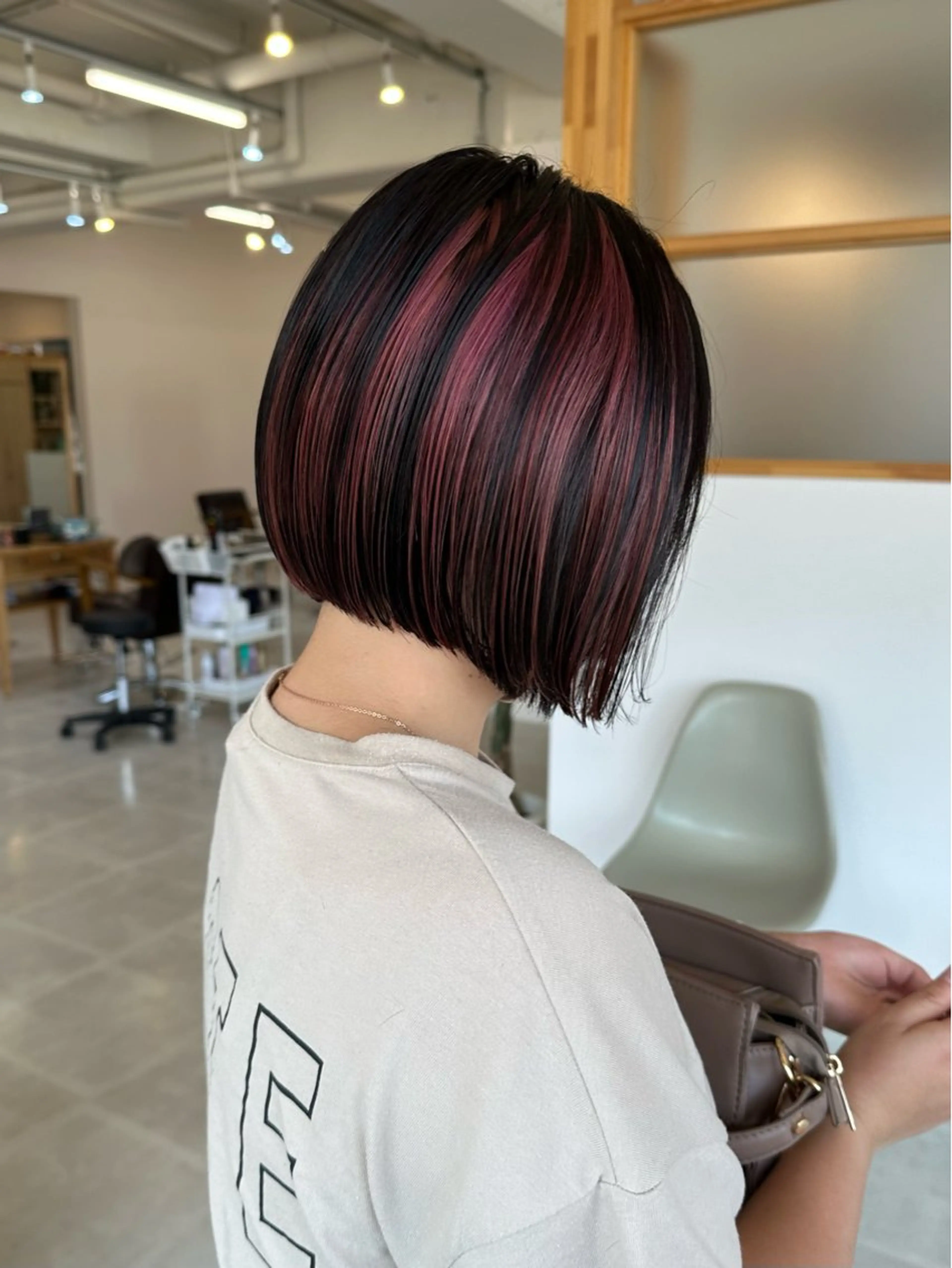 【ショート・ボブ限定】デザインブリーチ+全体カラーの写真