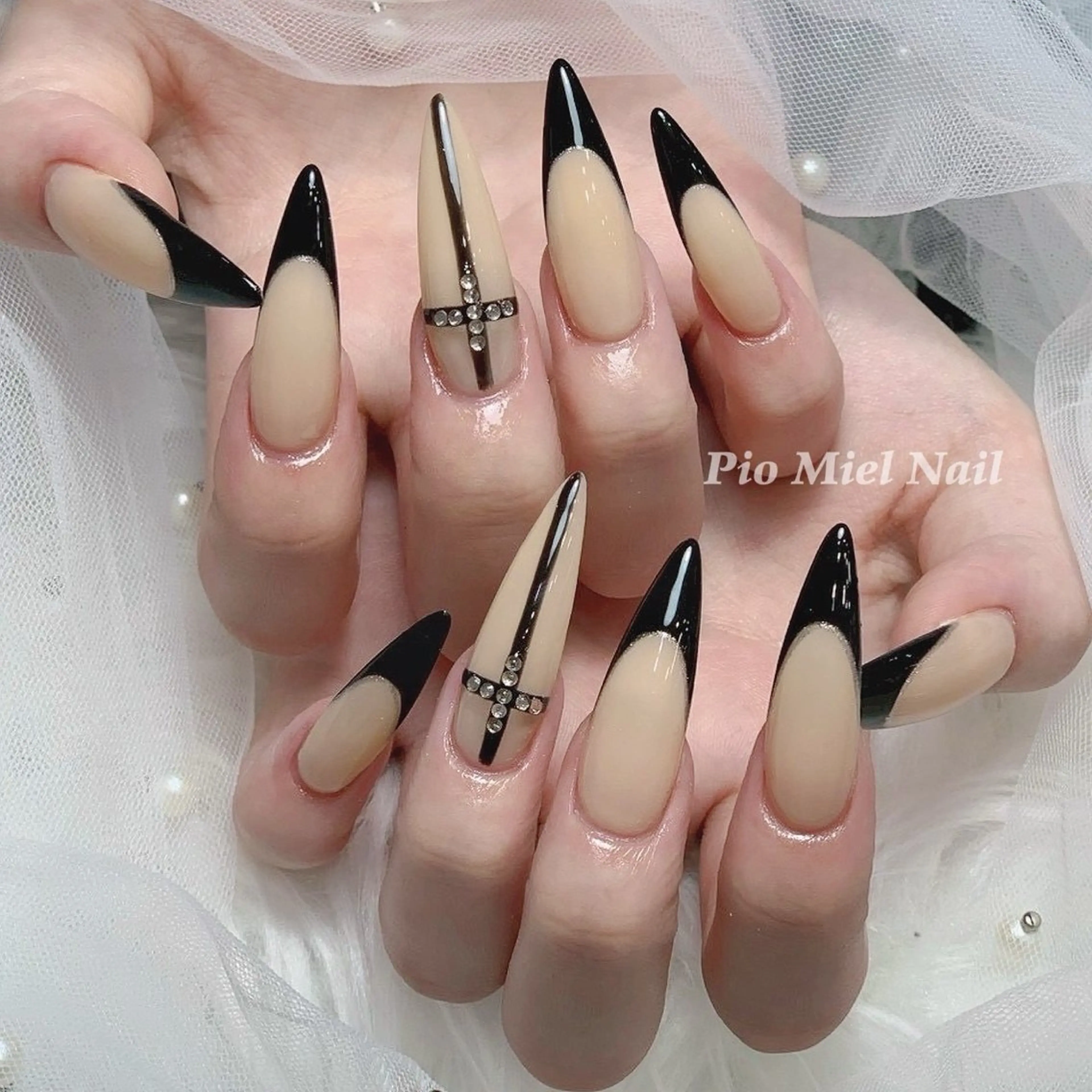 ネイル ハンドネイル HANA 長さだしのネイルデザイン