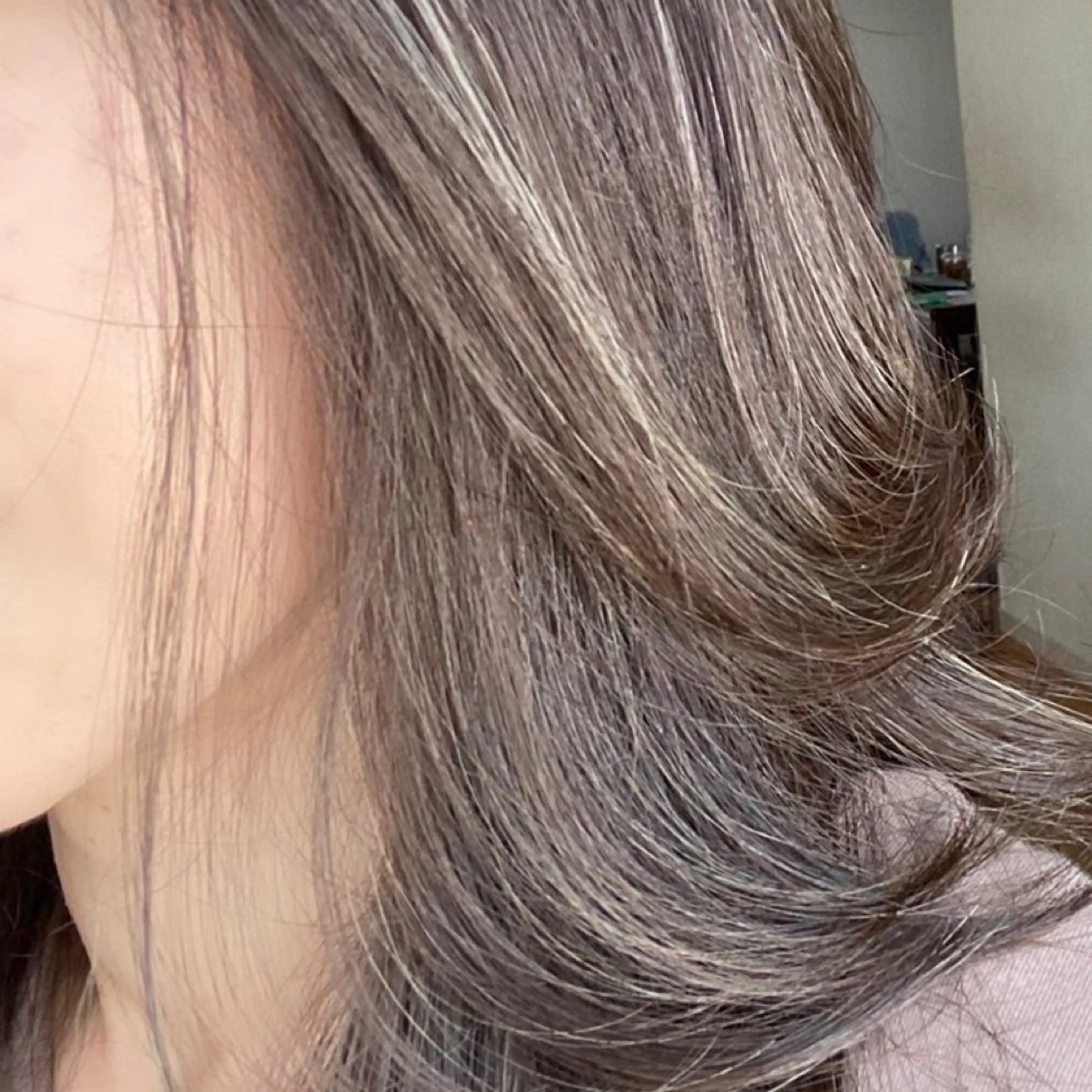 カラー Lien カレンのヘアスタイル