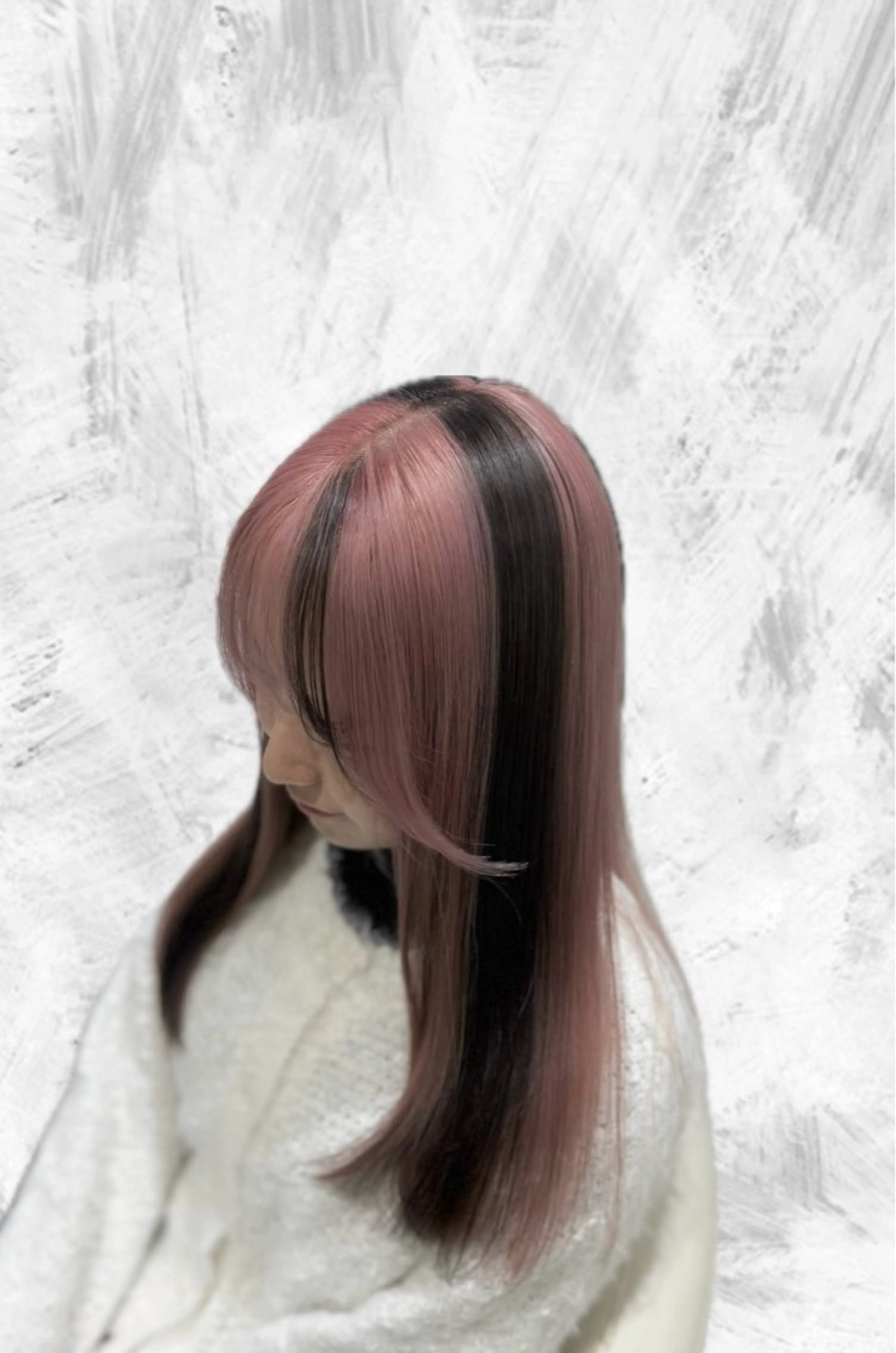 ロング ヘアカラー 岡田 瞬のヘアスタイル