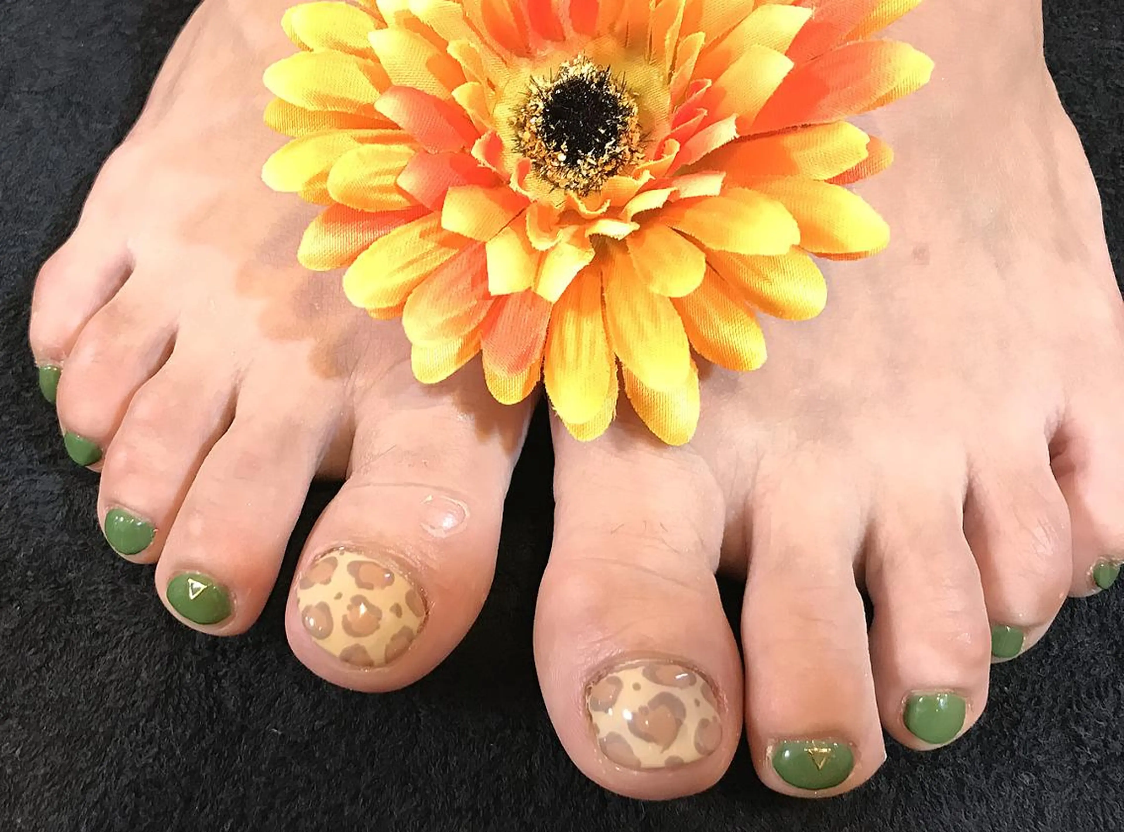 ネイル フットネイル ジェルネイル イワサキ  のネイルデザイン