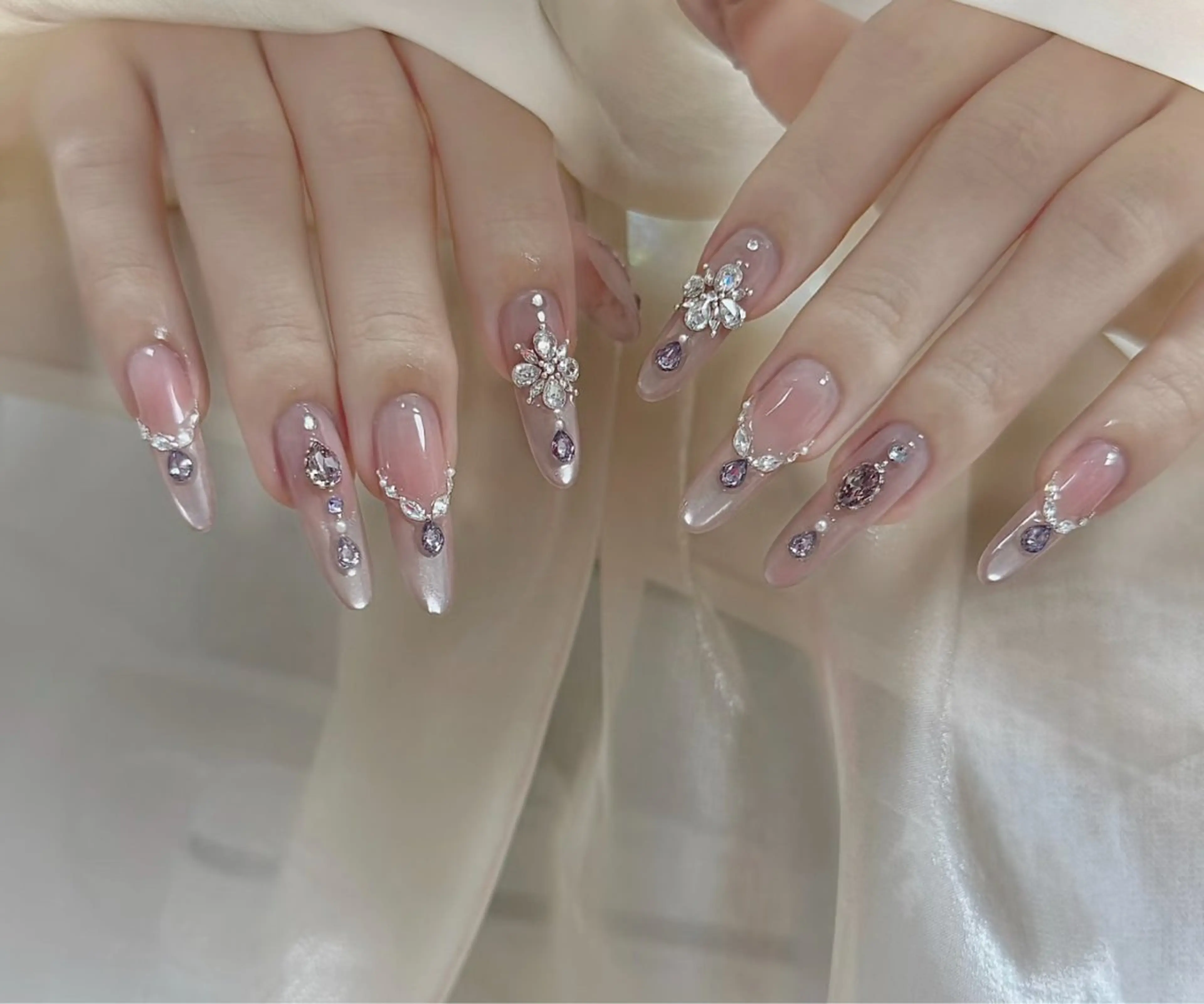 ネイル フットネイル フレンチネイル グラデーション ハート 韓国ネイル ハンドネイル Lynn_ Nailのネイルデザイン