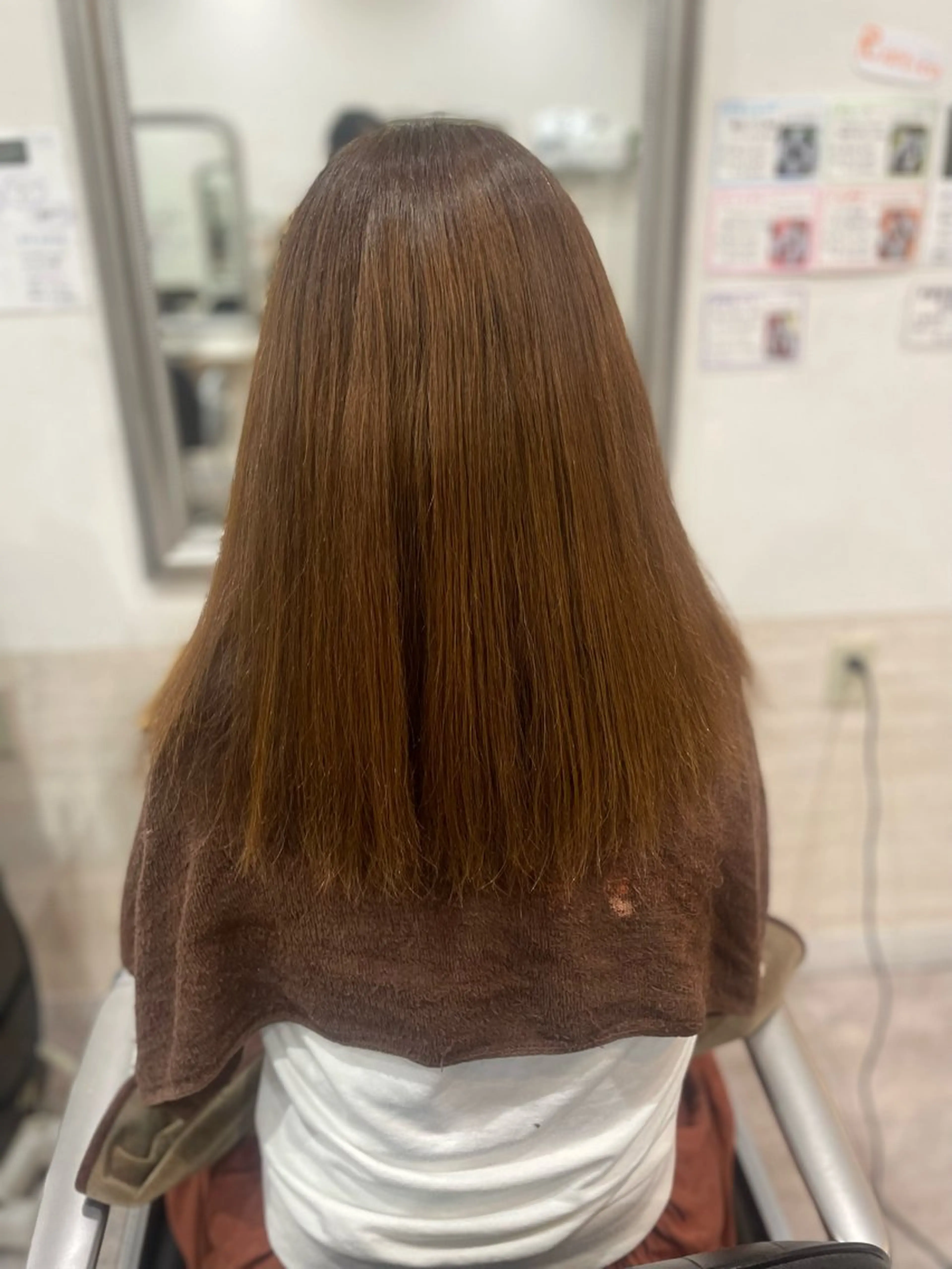 セミロング カラー 堀川 希歩のヘアスタイル