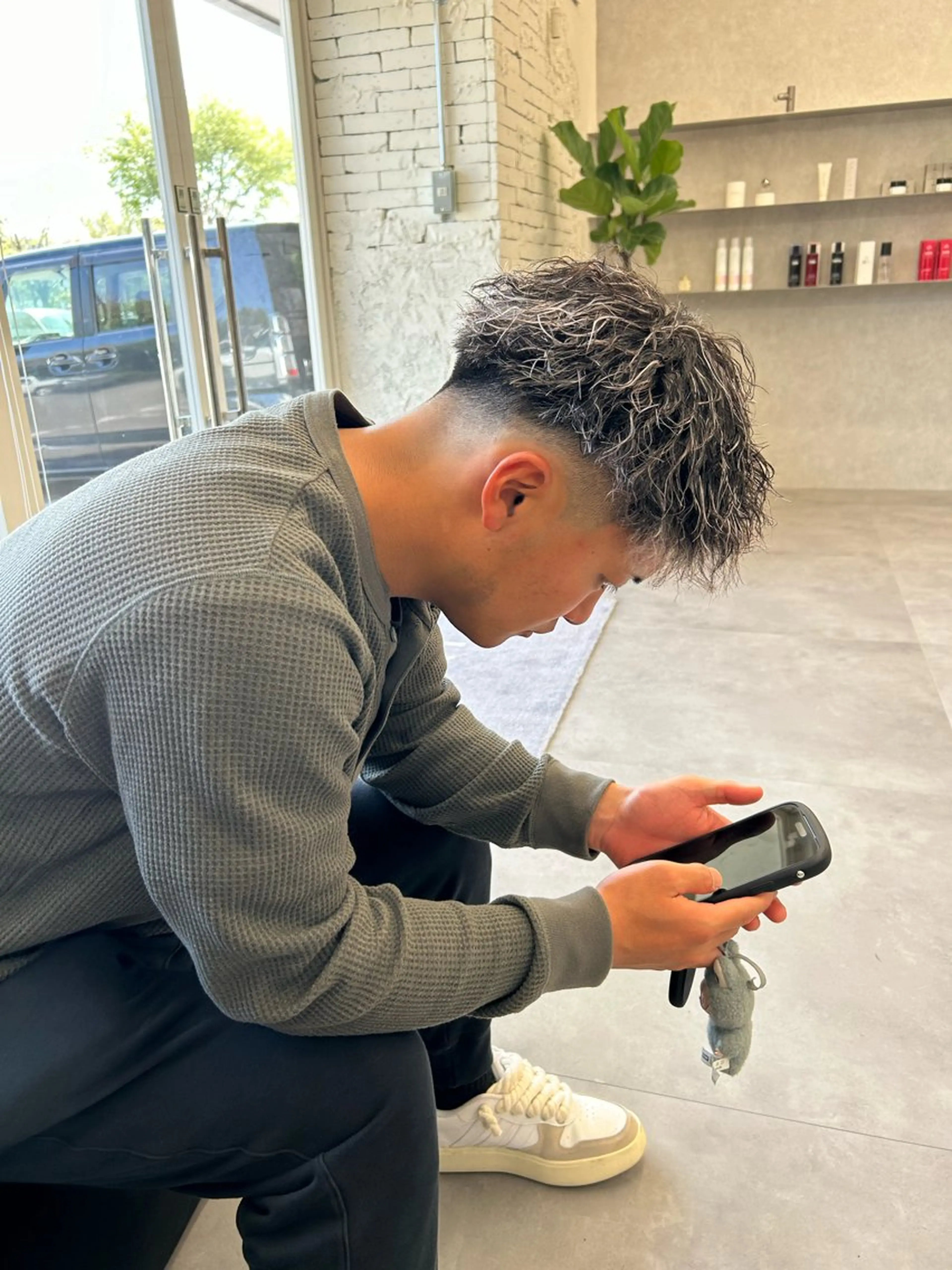 カラー パーマ メンズ アダチ ヒナタのヘアスタイル