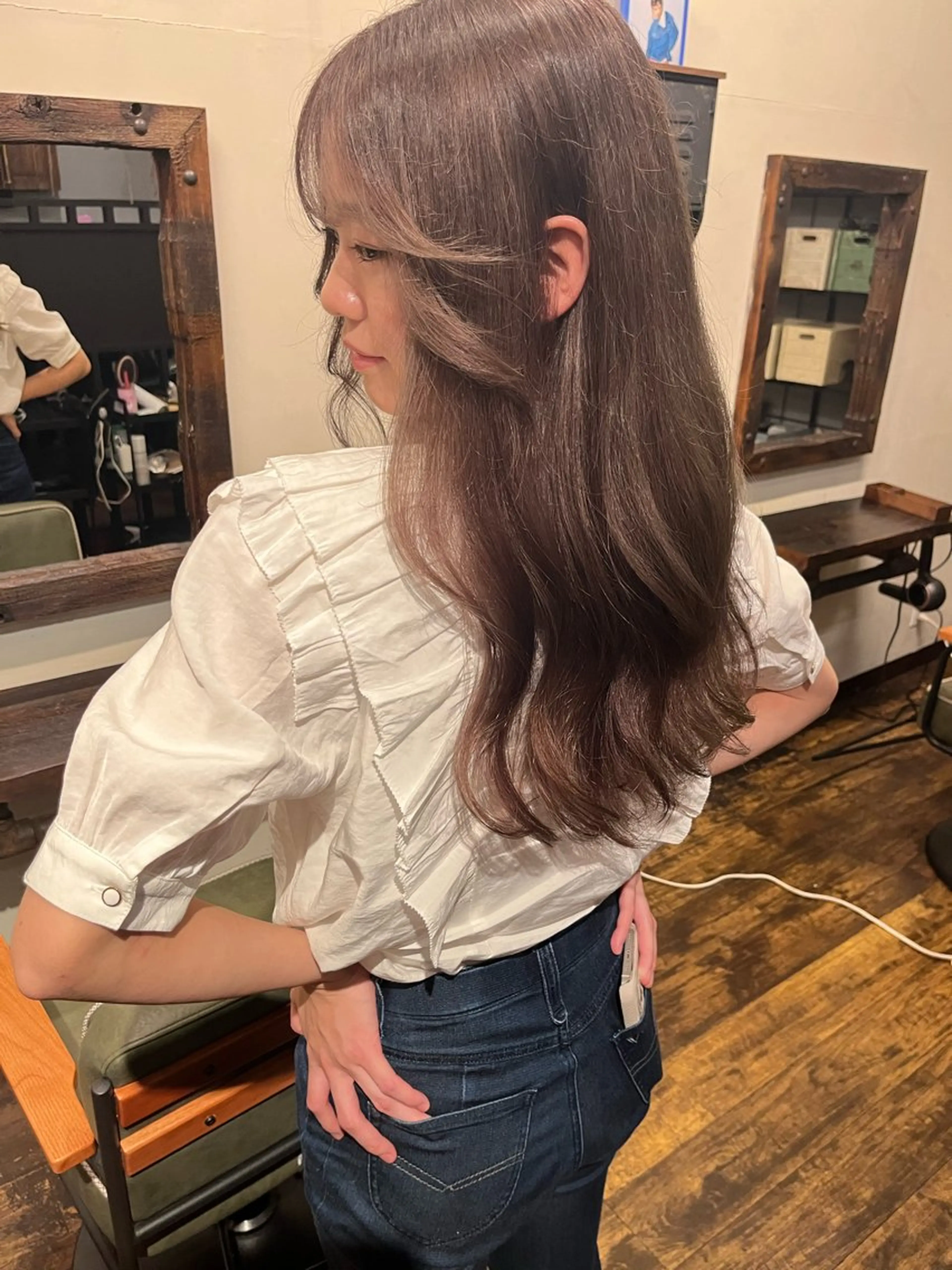 ロング カラー ベージュカラー ブリーチ ヘアカラー 山下 明子のヘアスタイル