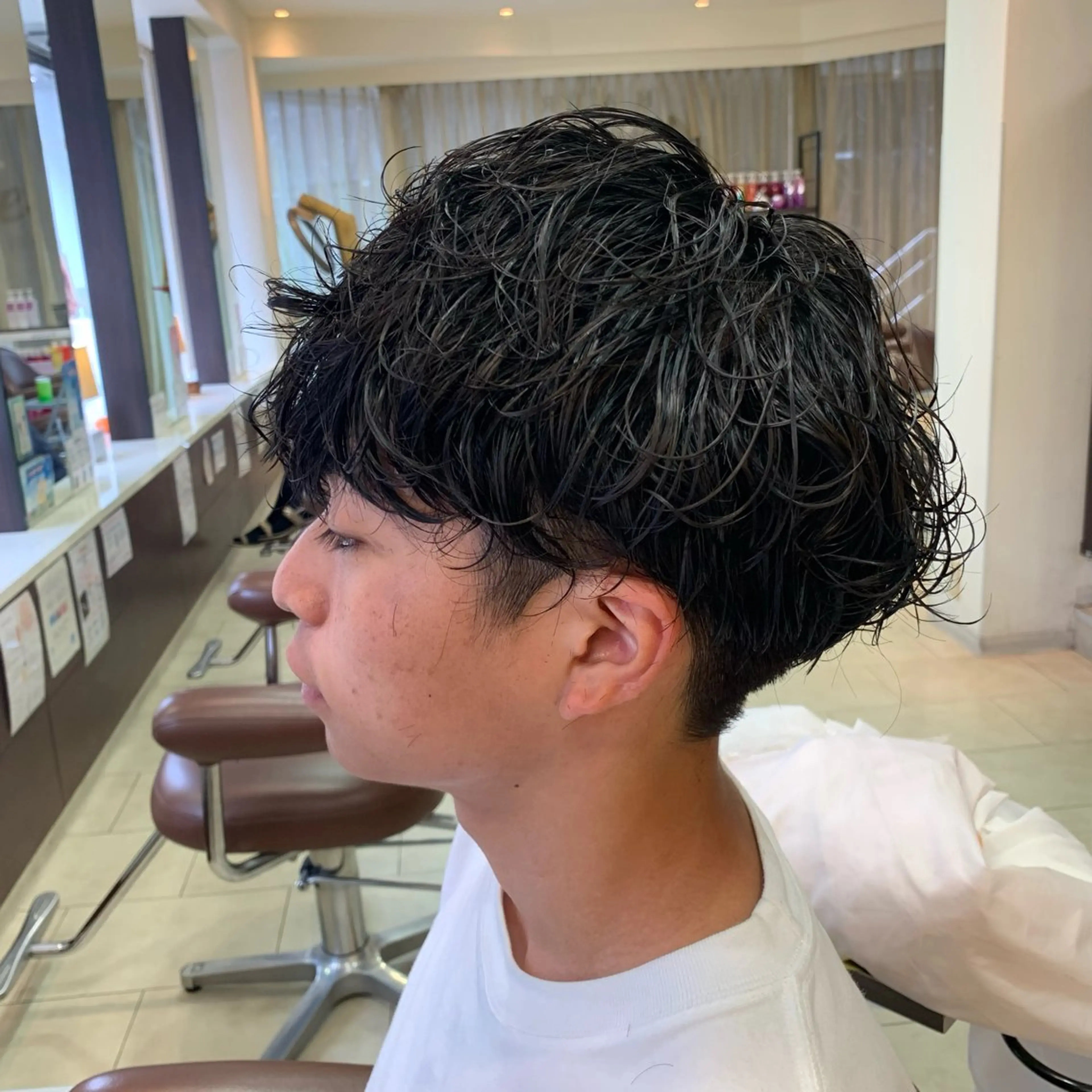 ショート パーマ メンズ 甲斐 司のヘアスタイル