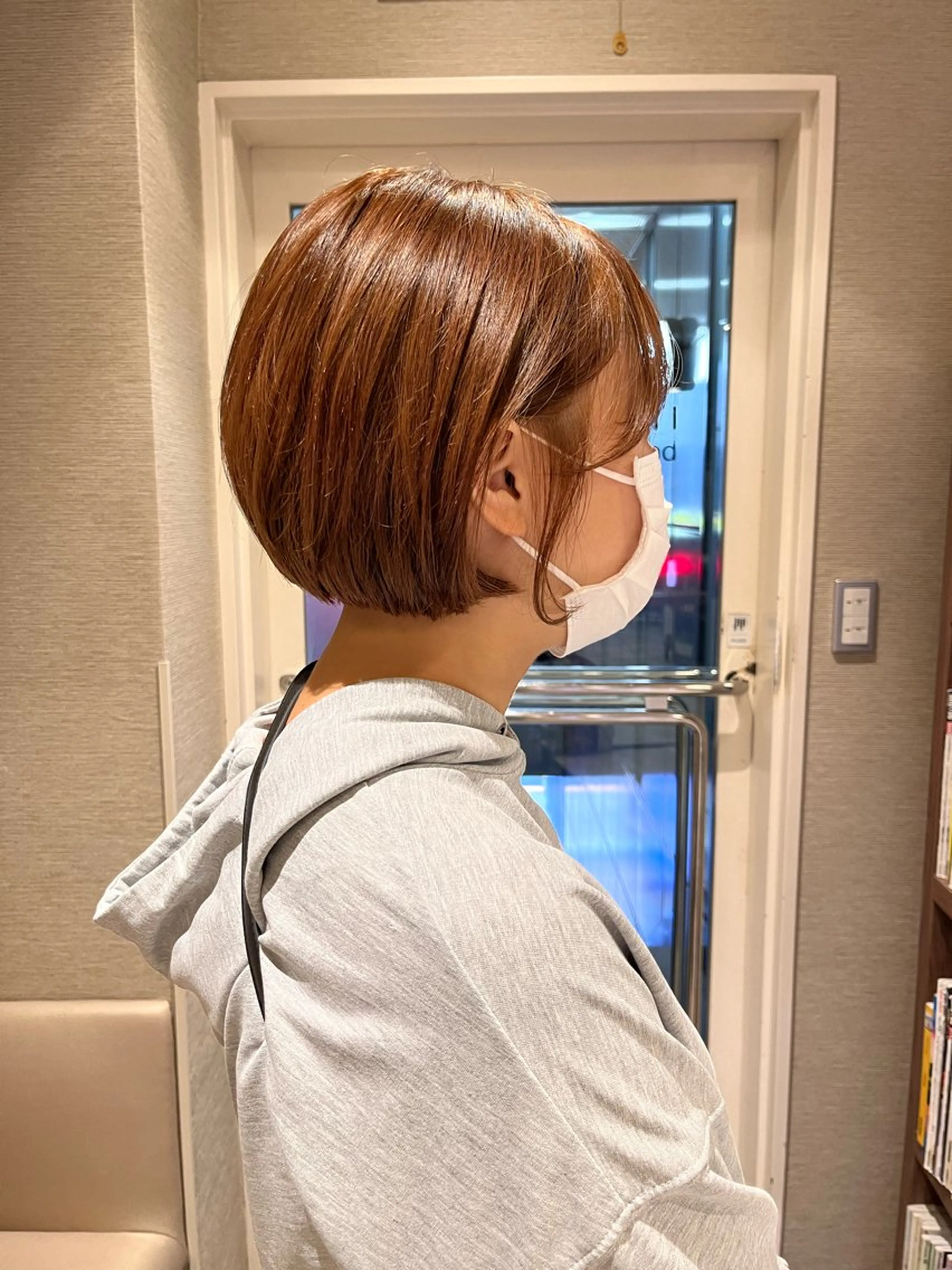 ショート カラー ショートボブ ブリーチ ブラウンカラー ボブ 卒業式のヘアスタイル dogstar小林諒 パーマ/レイヤーのヘアスタイル