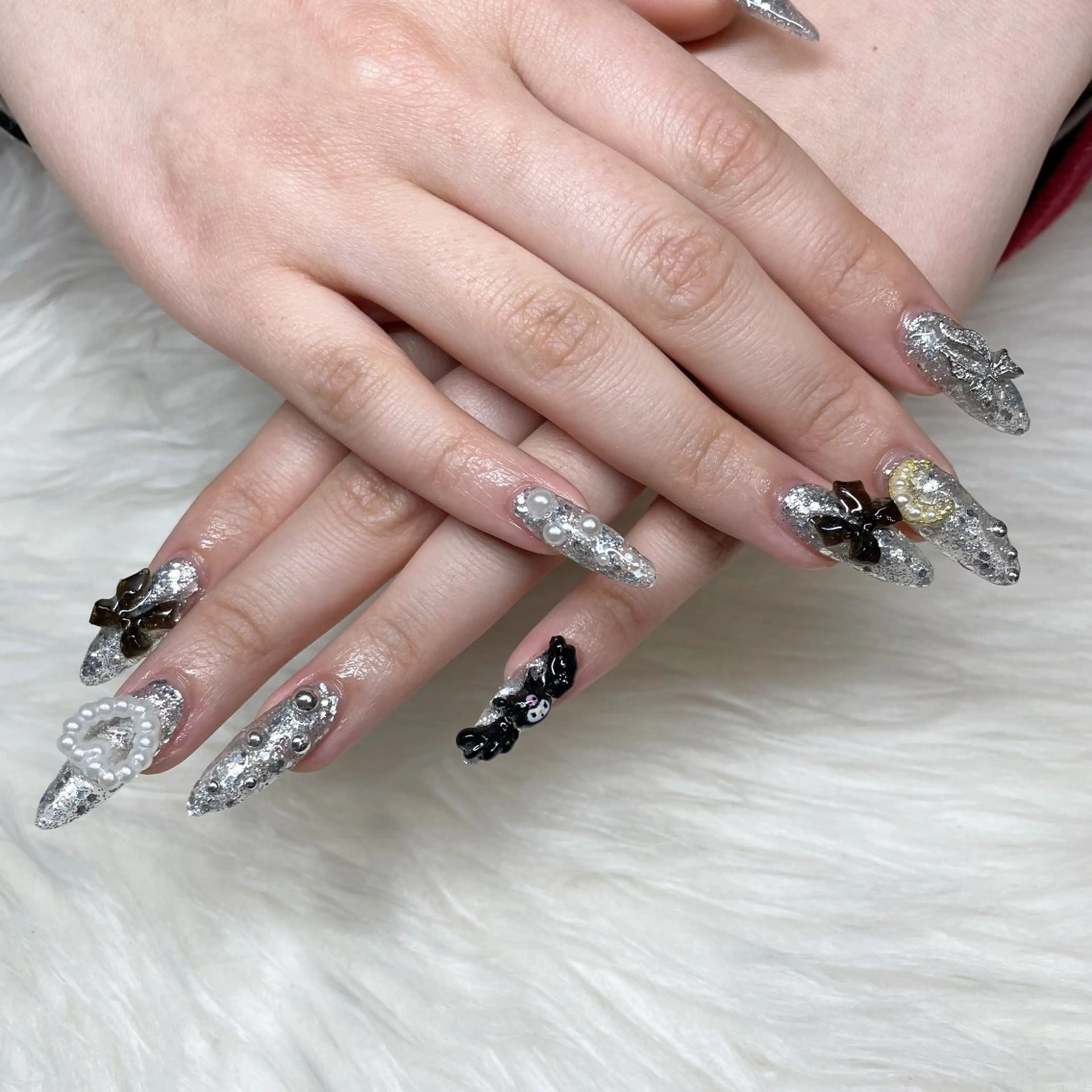 ロング see love gritterのネイルデザイン