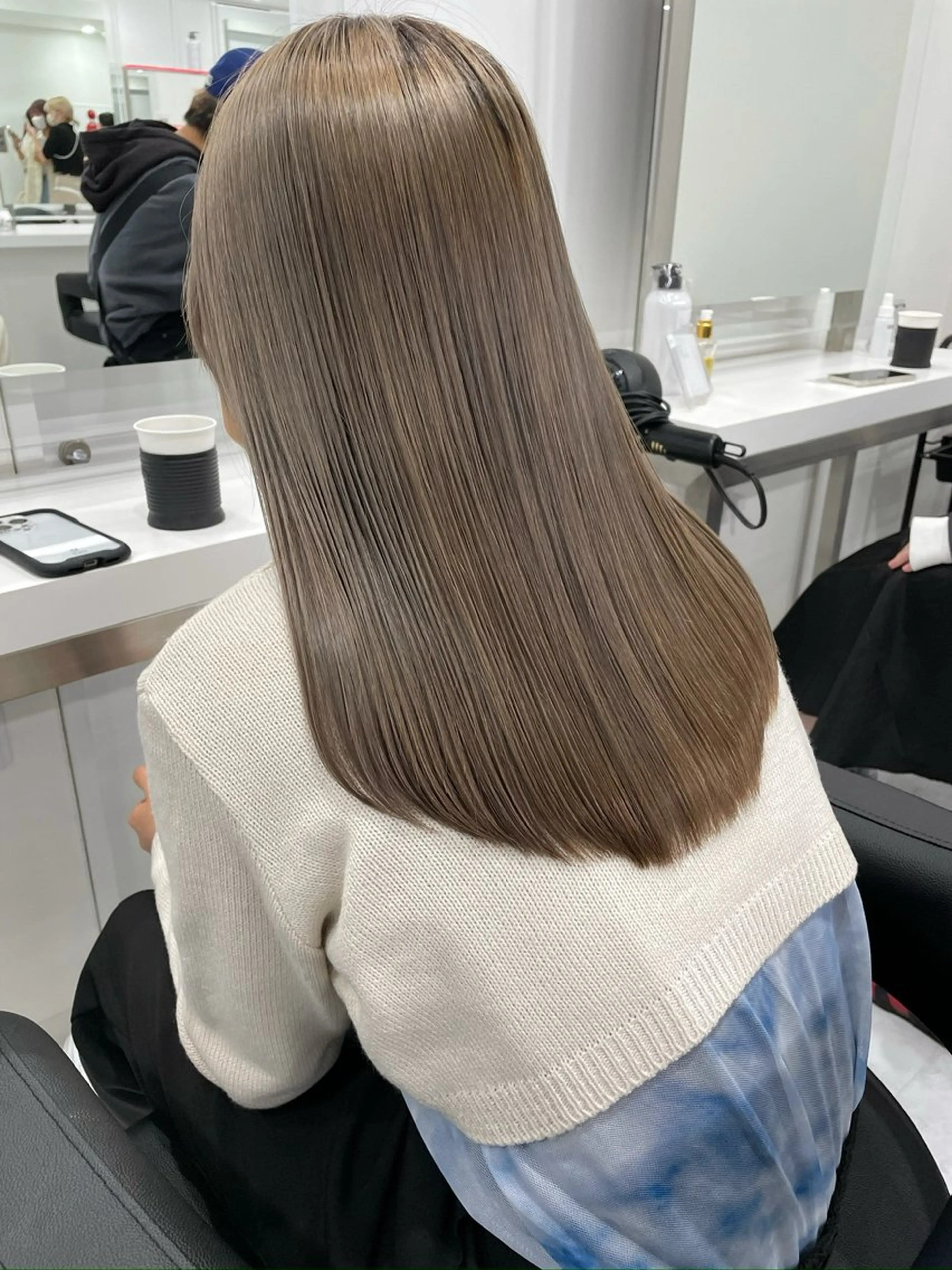 ロング カラー アッシュ アッシュブラウン ベージュカラー ブリーチ ブラウンカラー ヘアカラー トリートメント ヘッドスパ ヘアセット 𓏸レイヤー髪質改善 透けカラーカノン🫧のヘアスタイル