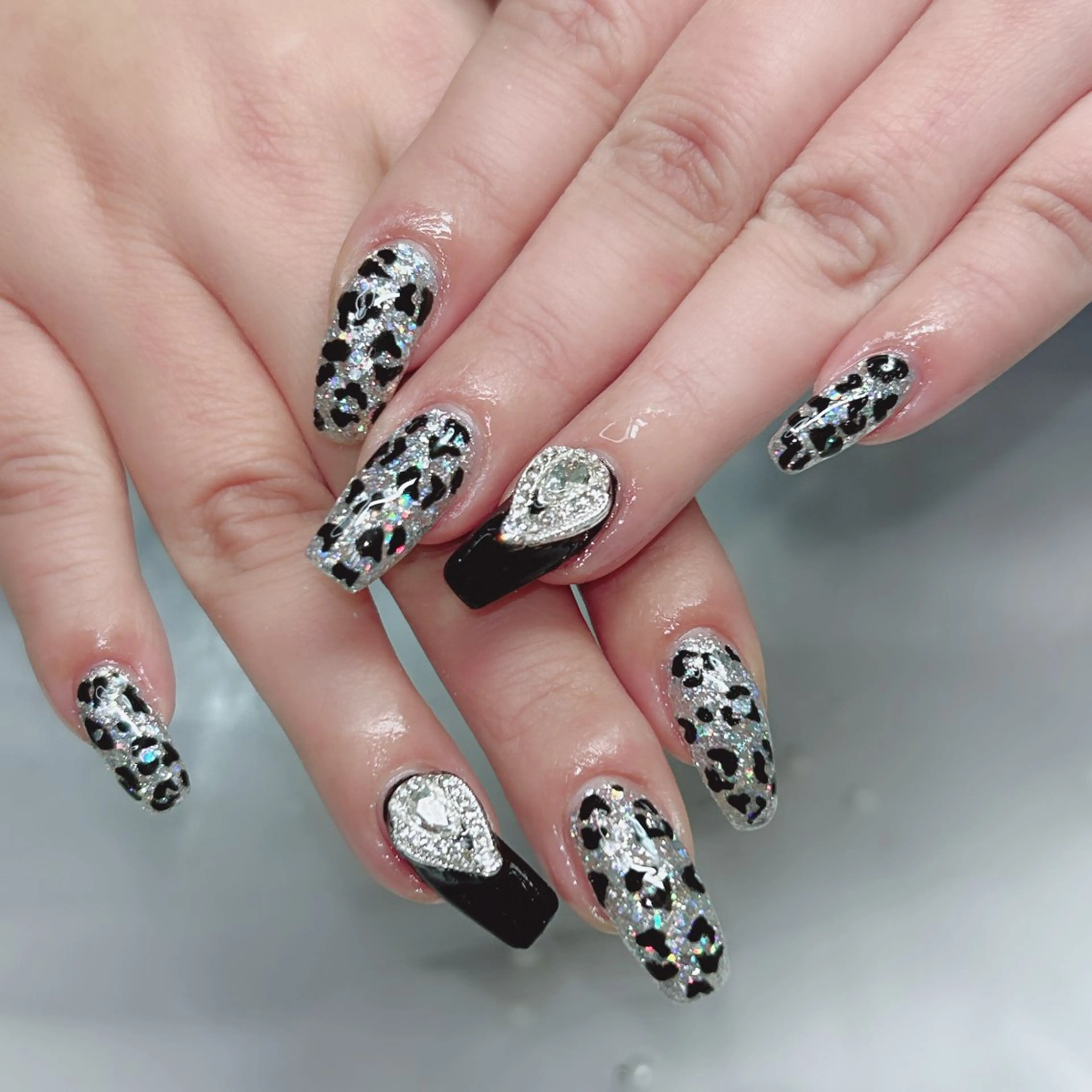 ネイル アニマル柄 アートネイル フレンチネイル ジェルネイル ガーリー ハンドネイル Cute Tips nailのネイルデザイン