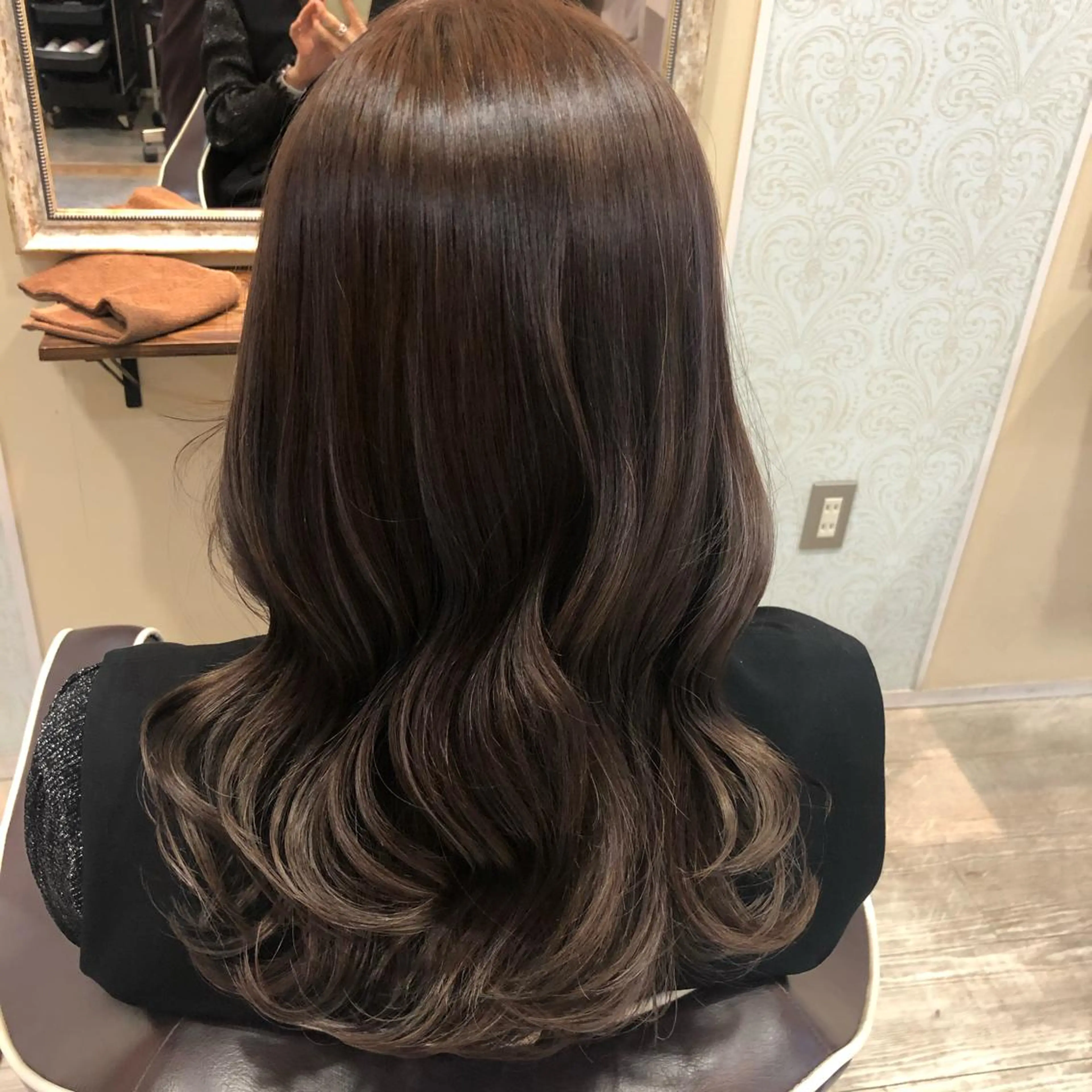ミディアム アッシュ ヨシンモリ mizuki roan多々良店のヘアスタイル
