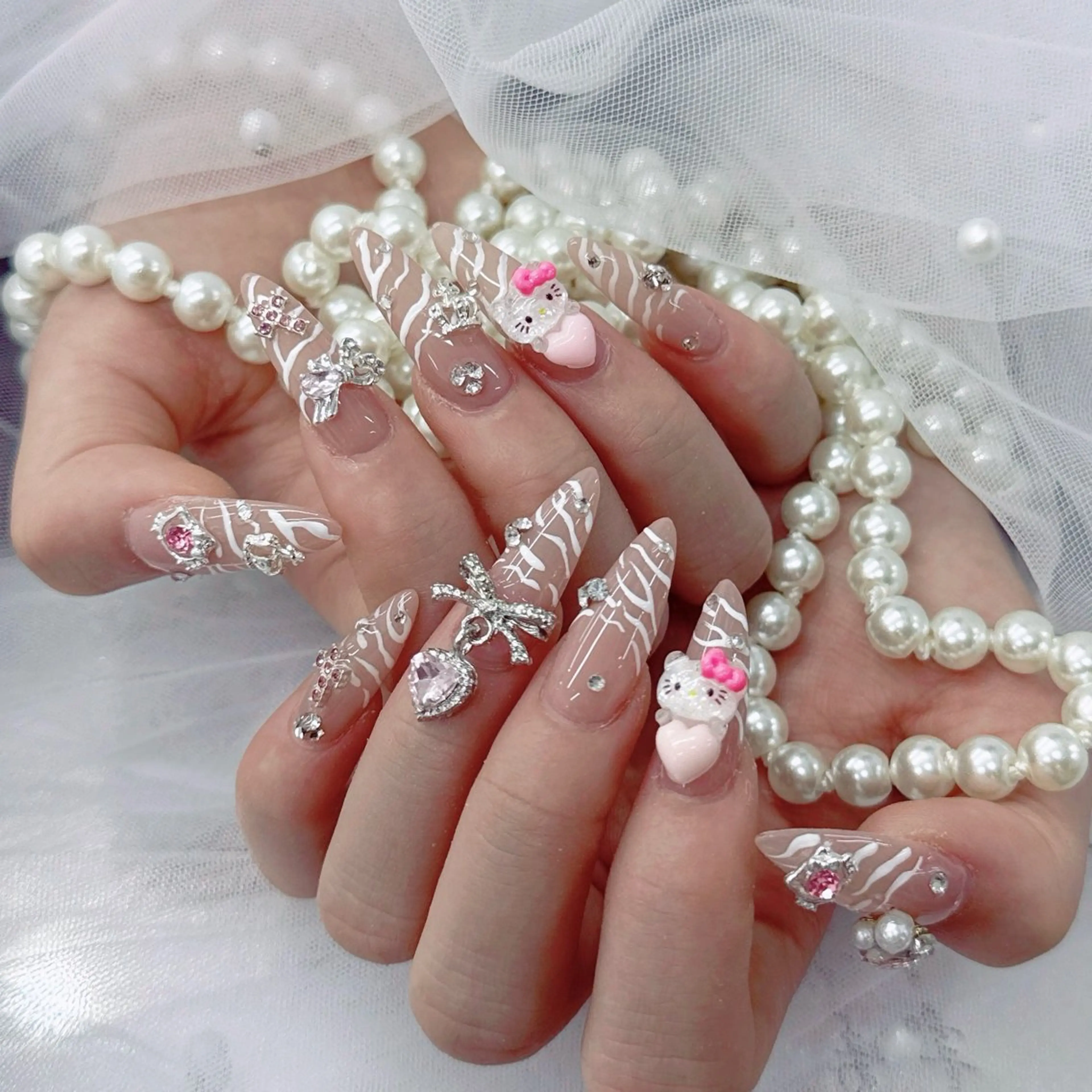 ネイル フレンチネイル ハート 韓国ネイル マグネットネイル マグネットフレンチ ハンドネイル ネイルサロン lotusのネイルデザイン