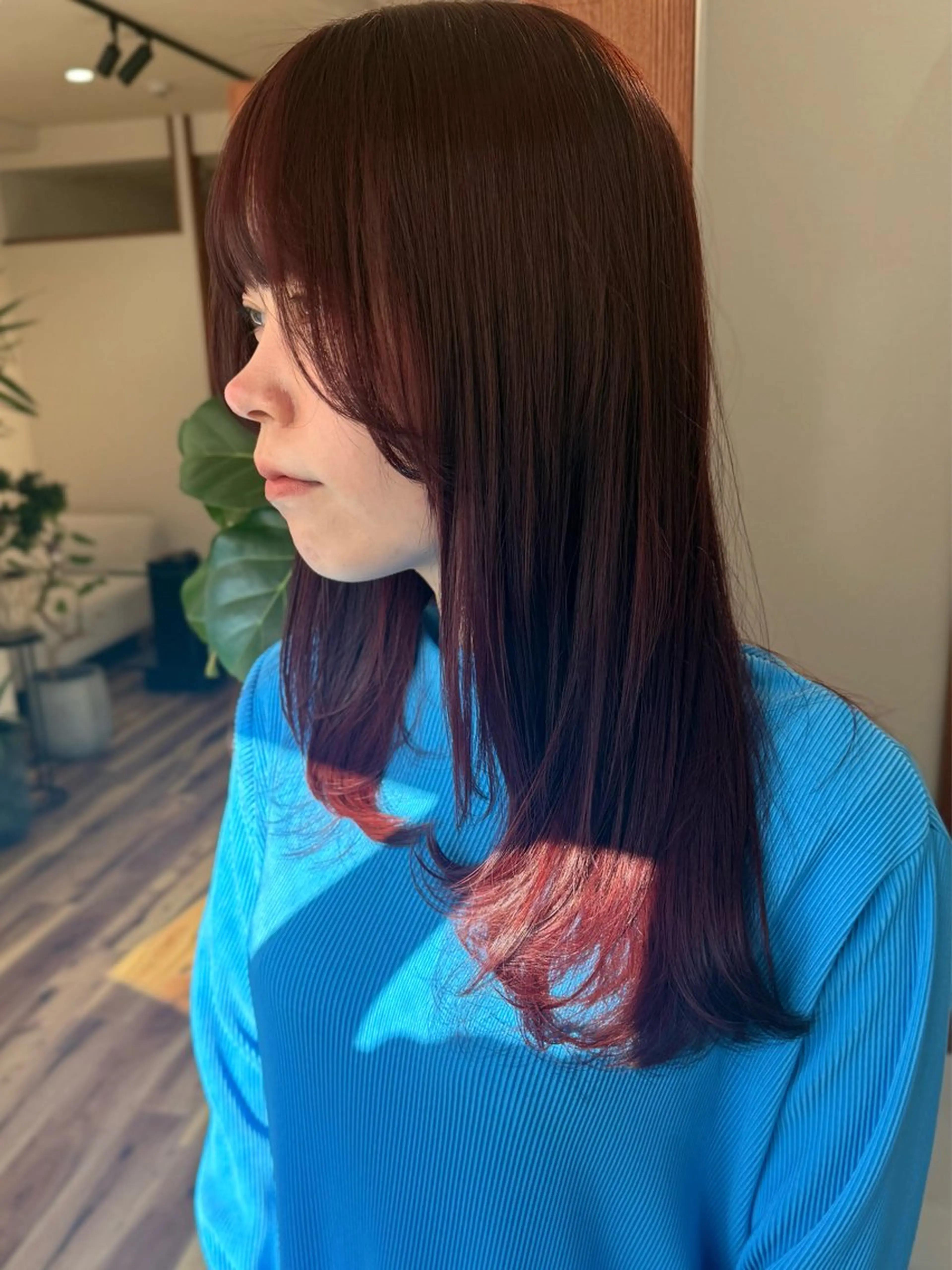 セミロング カラー ブリーチ ダブルカラー ブリーチなしカラー レッドカラー ルビー カット ヘアカラー トリートメント 田室 和幸のヘアスタイル