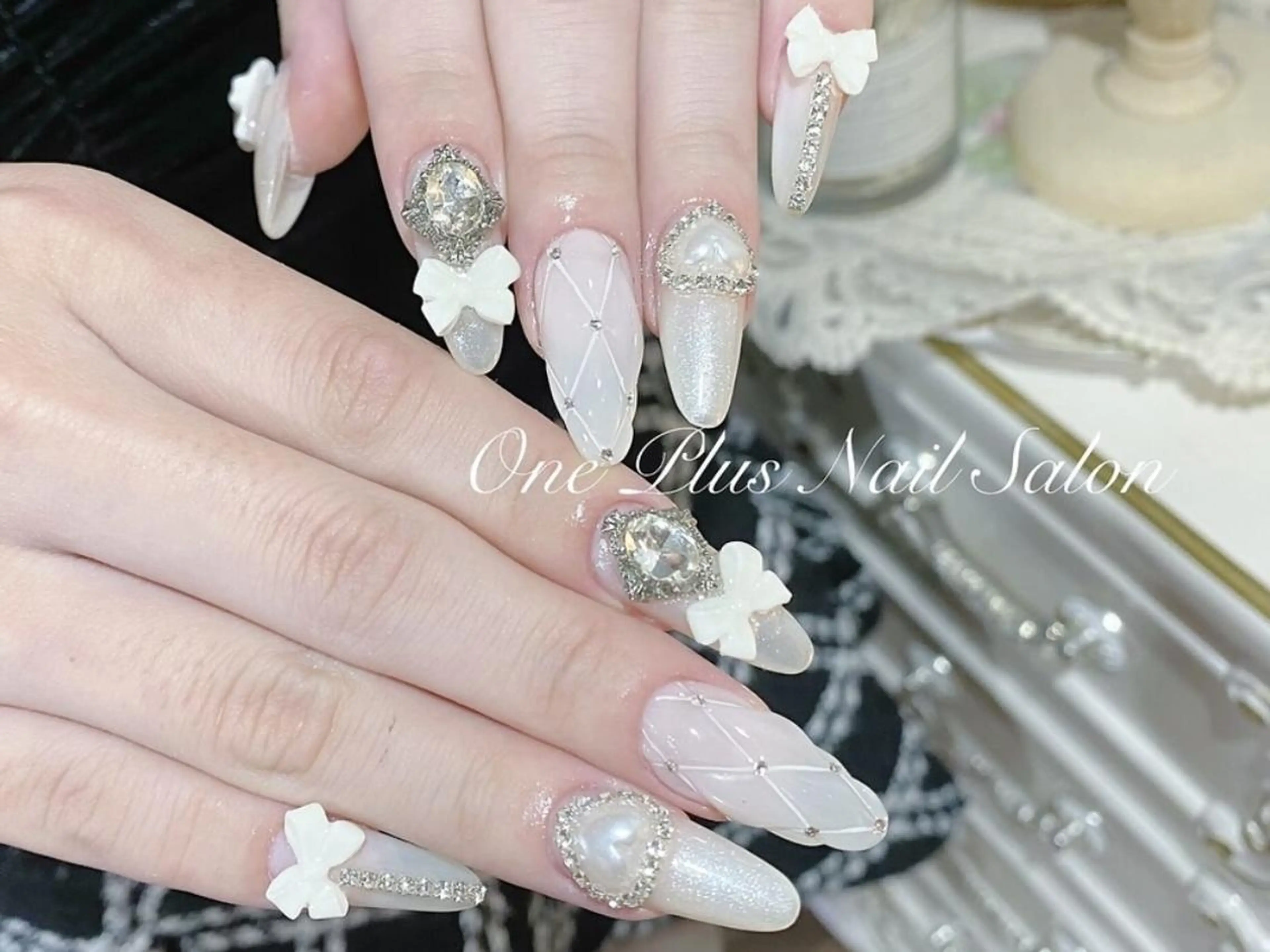 ネイル アートネイル オーロラネイル ガーリー キラキラネイル 韓国ネイル One plus StudioNailのネイルデザイン