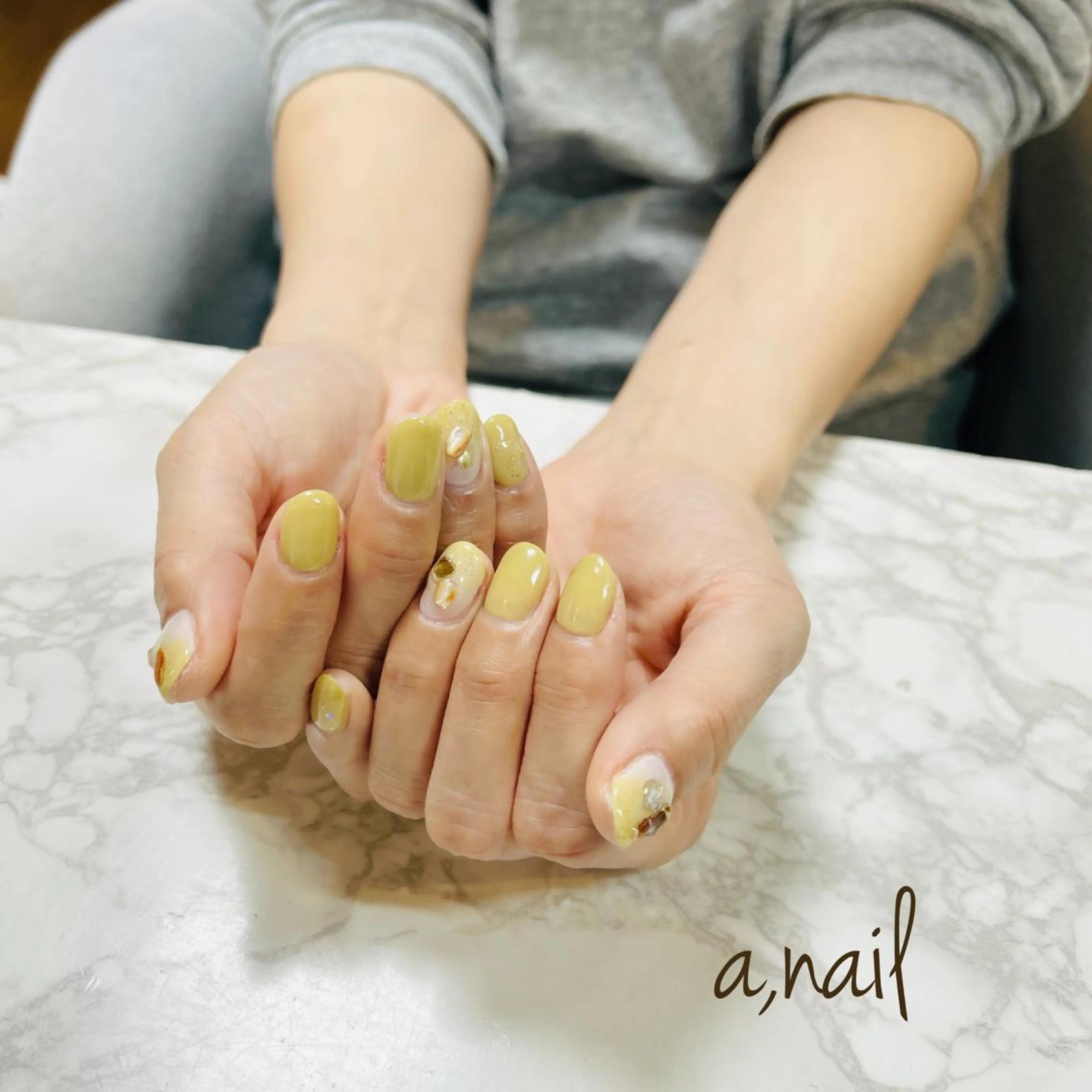 ネイル オーロラネイル フットネイル ジェルネイル グラデーション オフィスネイル ハンドネイル ネイルサロン エーネイルのネイルデザイン