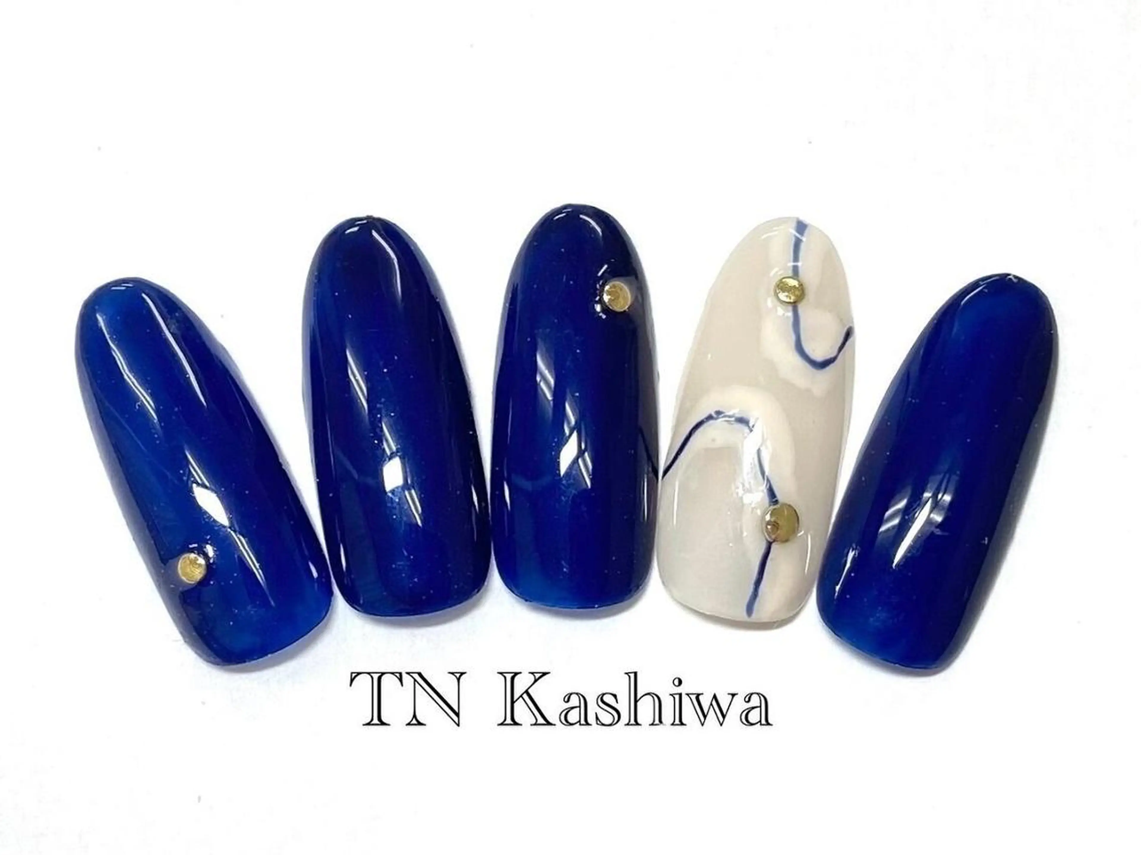 ネイル ハンドネイル 座間 桃香のネイルデザイン