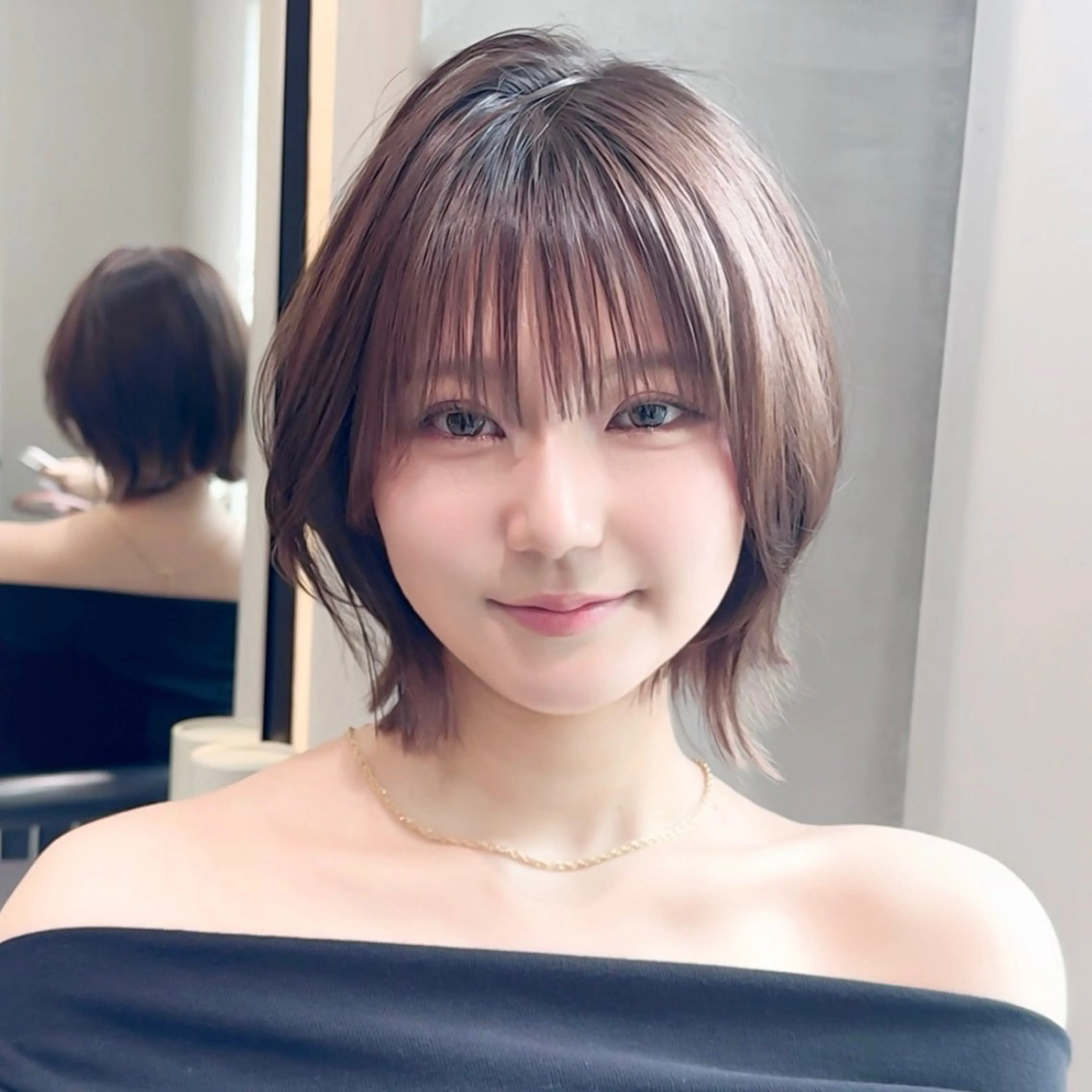 ショート ボブ 外ハネヘア ショート/縮毛矯正 虎白のヘアスタイル