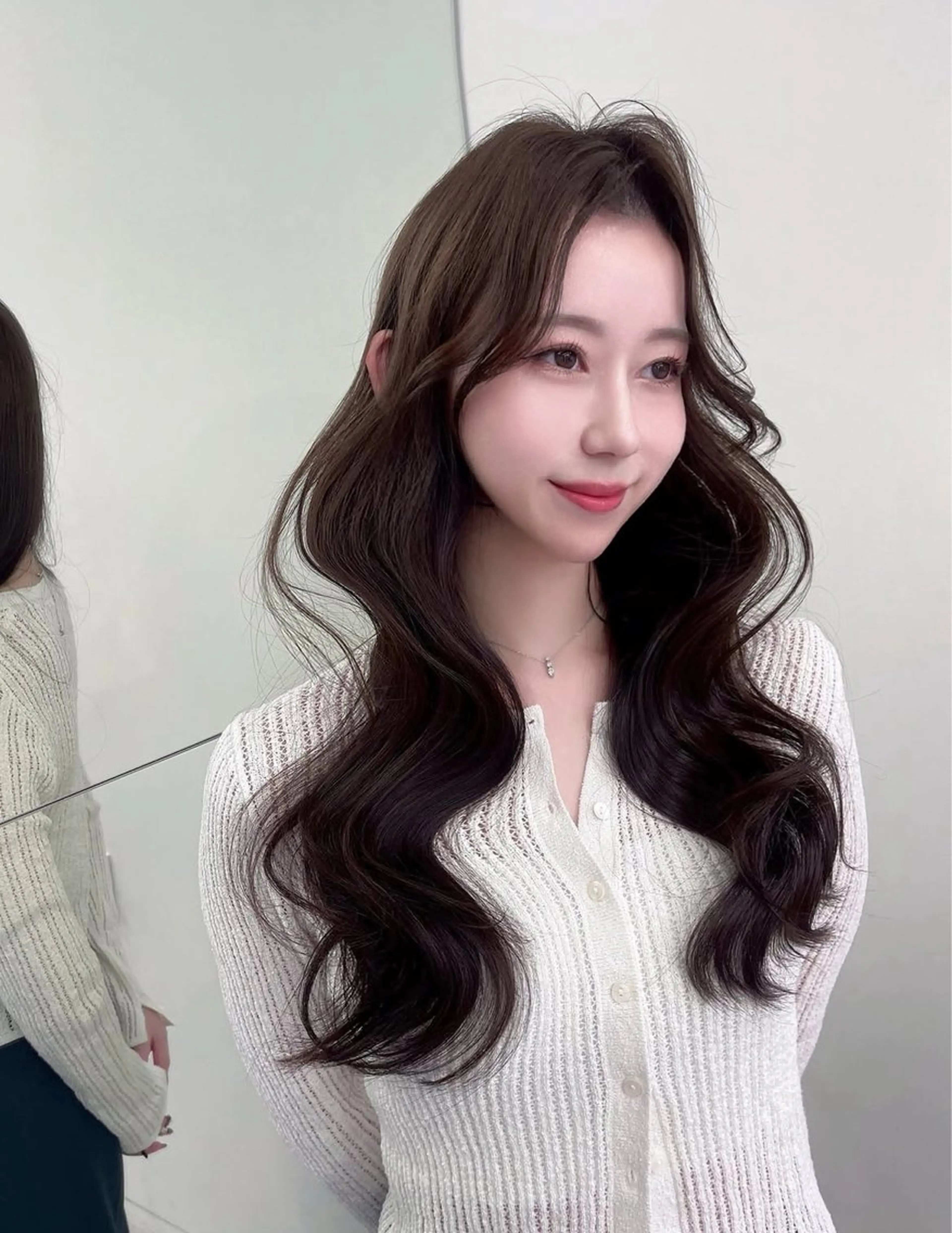 セミロング レイヤー/髪質改善 /透け感カラー/艶髪のヘアスタイル