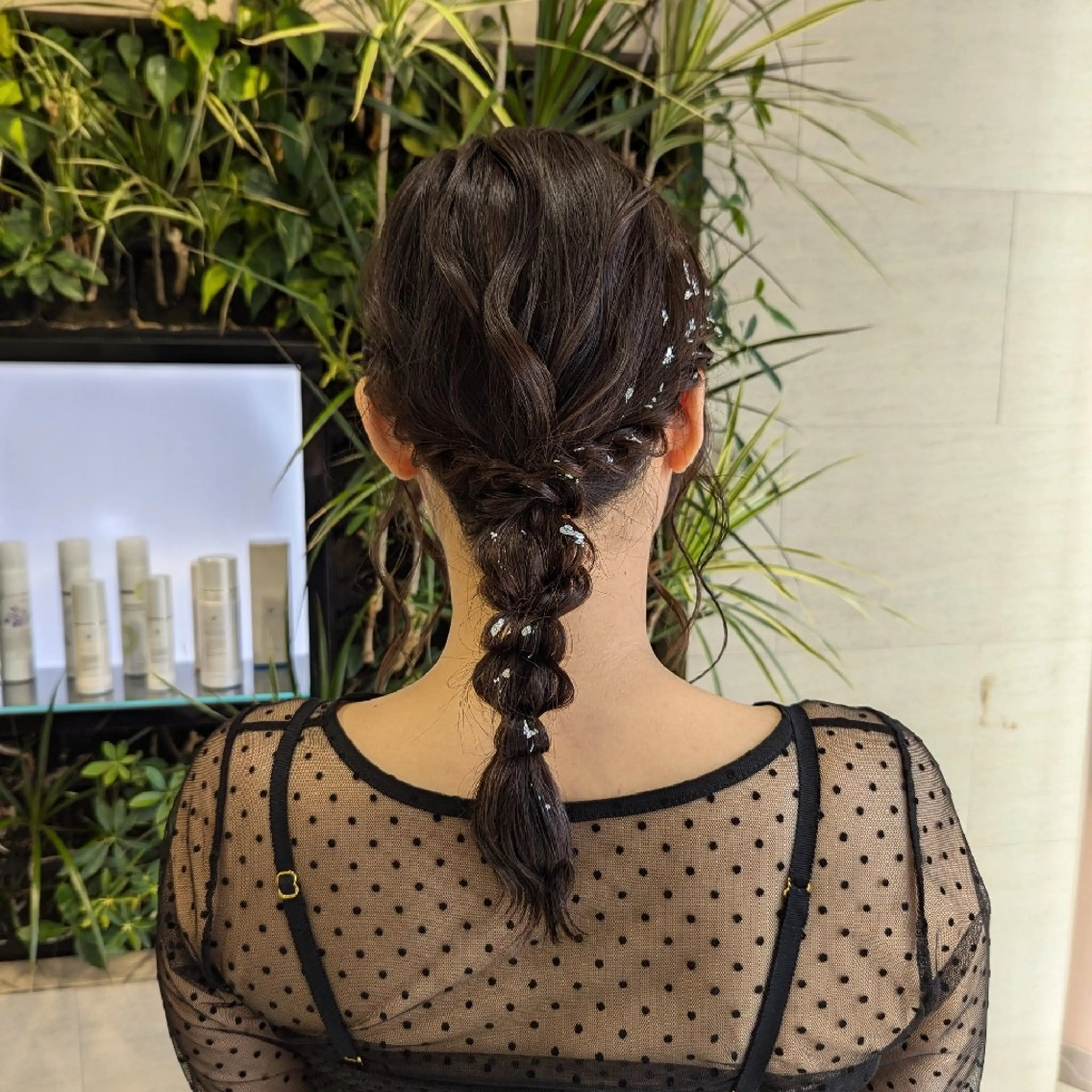 ミディアム ヘアセット 顔周りカット/お呼ば れヘア/レイヤーのヘアスタイル