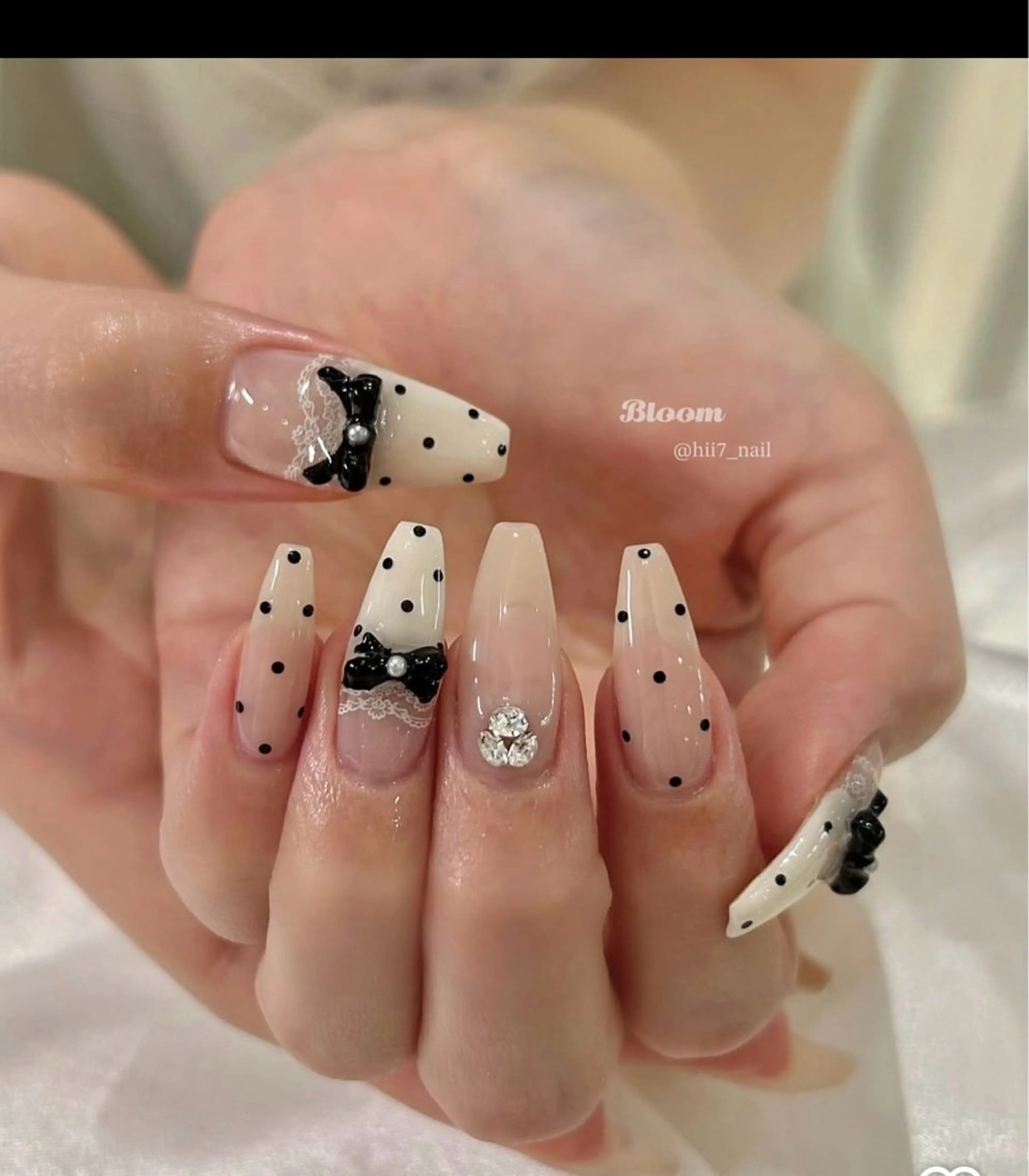 ネイル 成人式 ジェルネイル ハート キラキラネイル マグネットネイル ハンドネイル Queeens nailのネイルデザイン