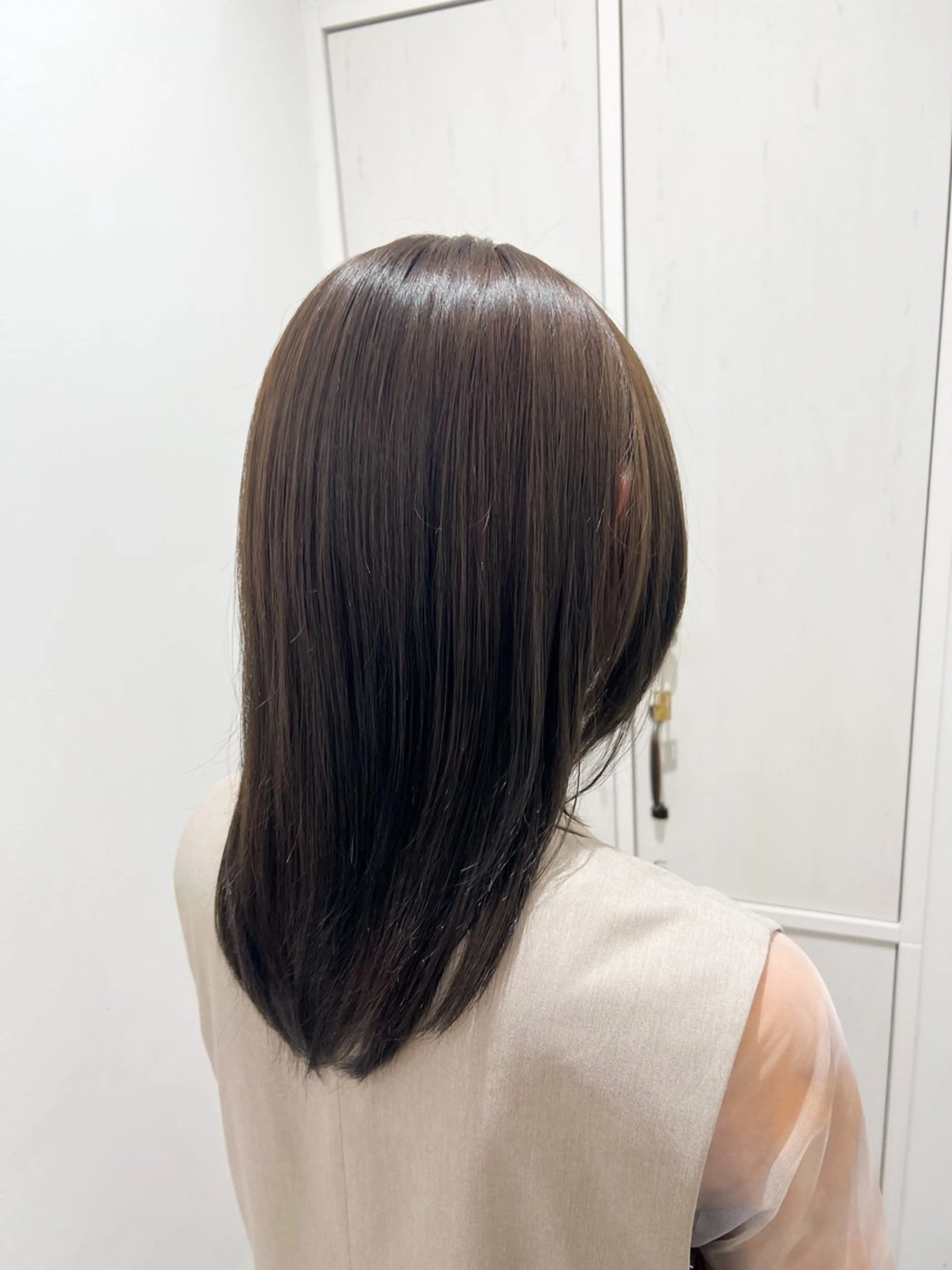 セミロング カラー ベージュカラー 透明感カラー オリーブベージュ オリーブカラー トリートメント ヘアカラー トリートメント 艶カラー/透明感 /ヒグチアオイのヘアスタイル