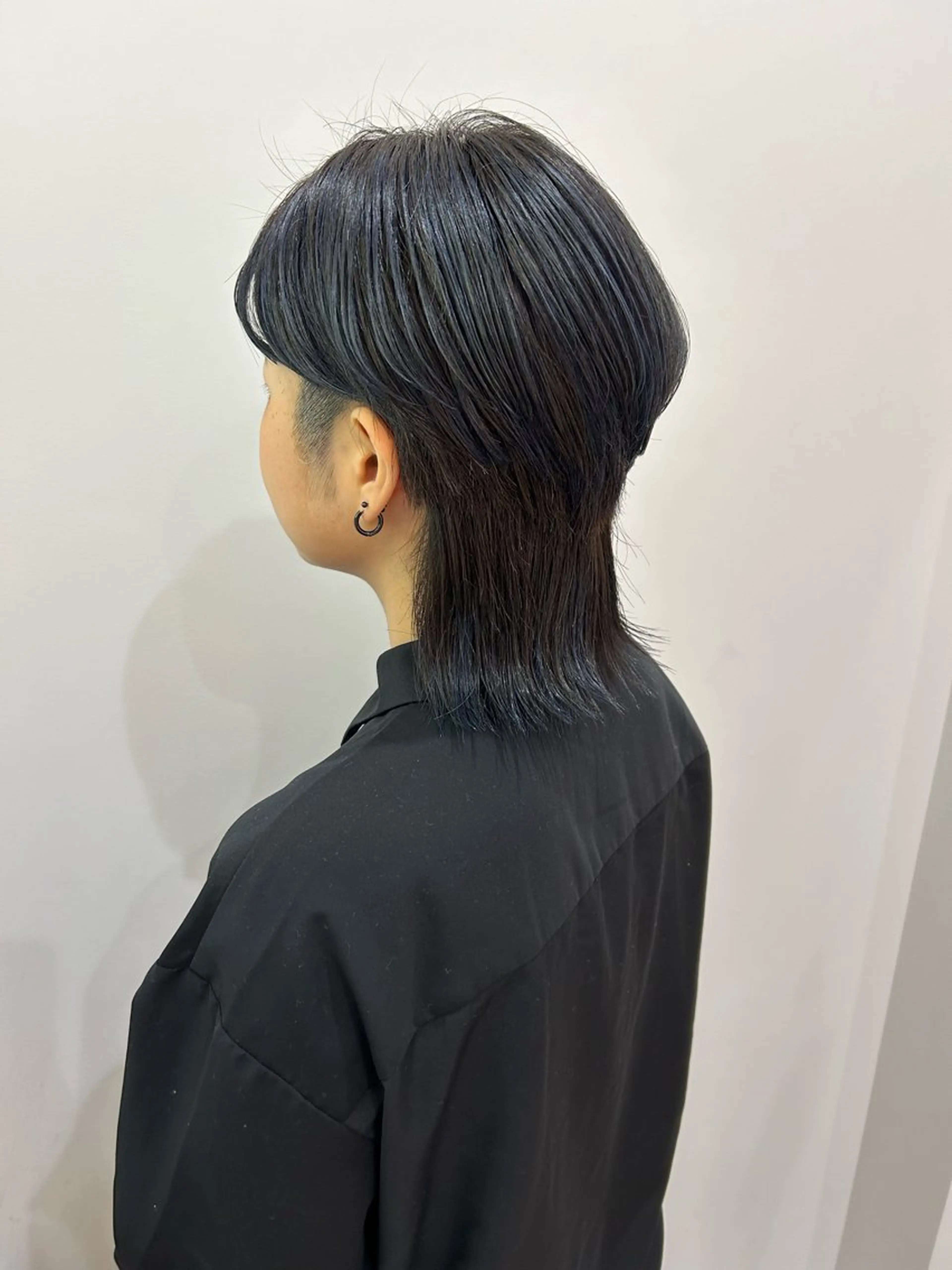 ミディアム カラー ブルーカラー ブルーグレー ハイライトカラー ハイライト ウルフカット カット ヘアカラー トリートメント ボブレイヤー/ カラー診断/Amiのヘアスタイル