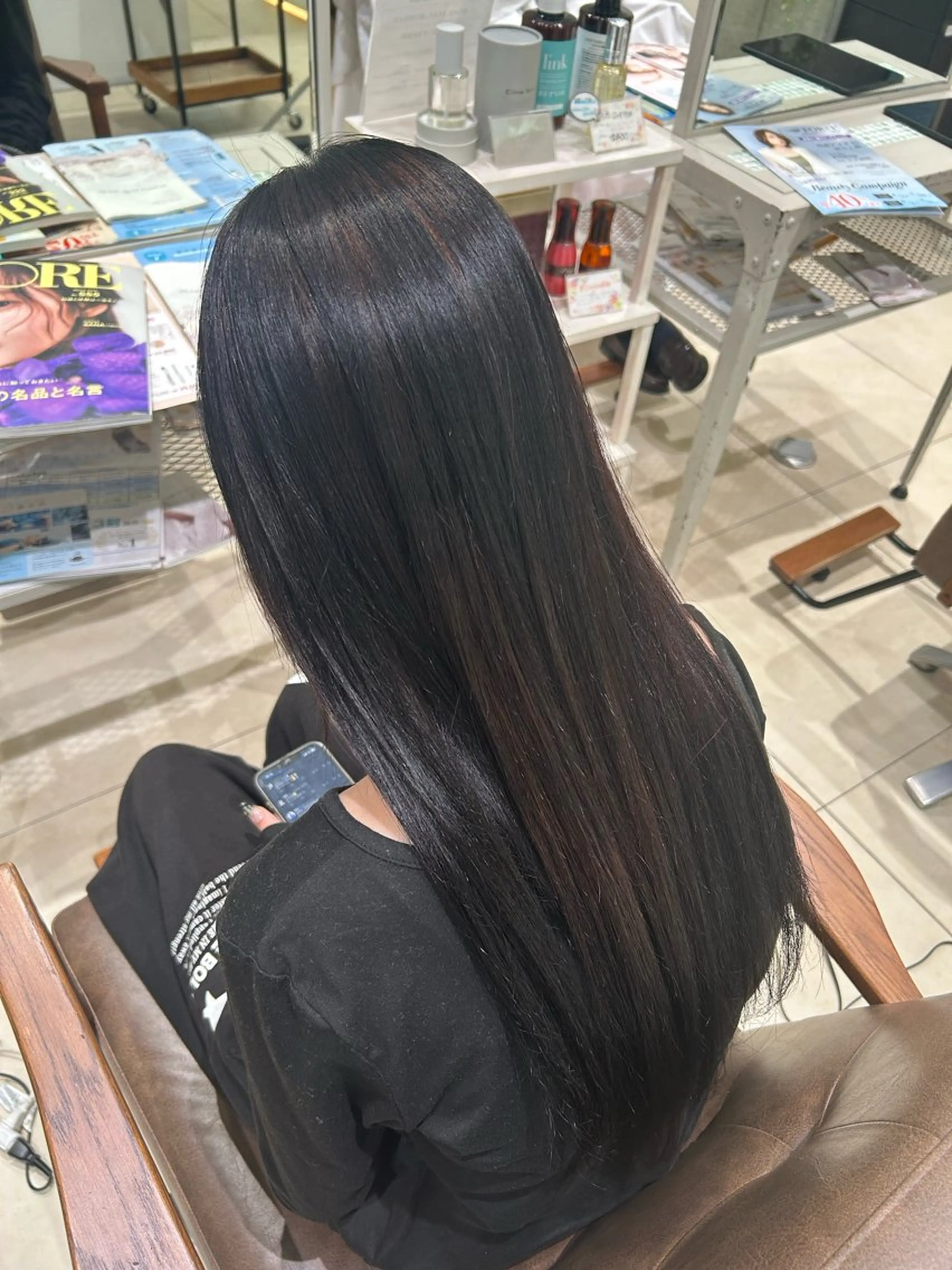 ロング momo🍑/顔周り カット指名No.1のヘアスタイル