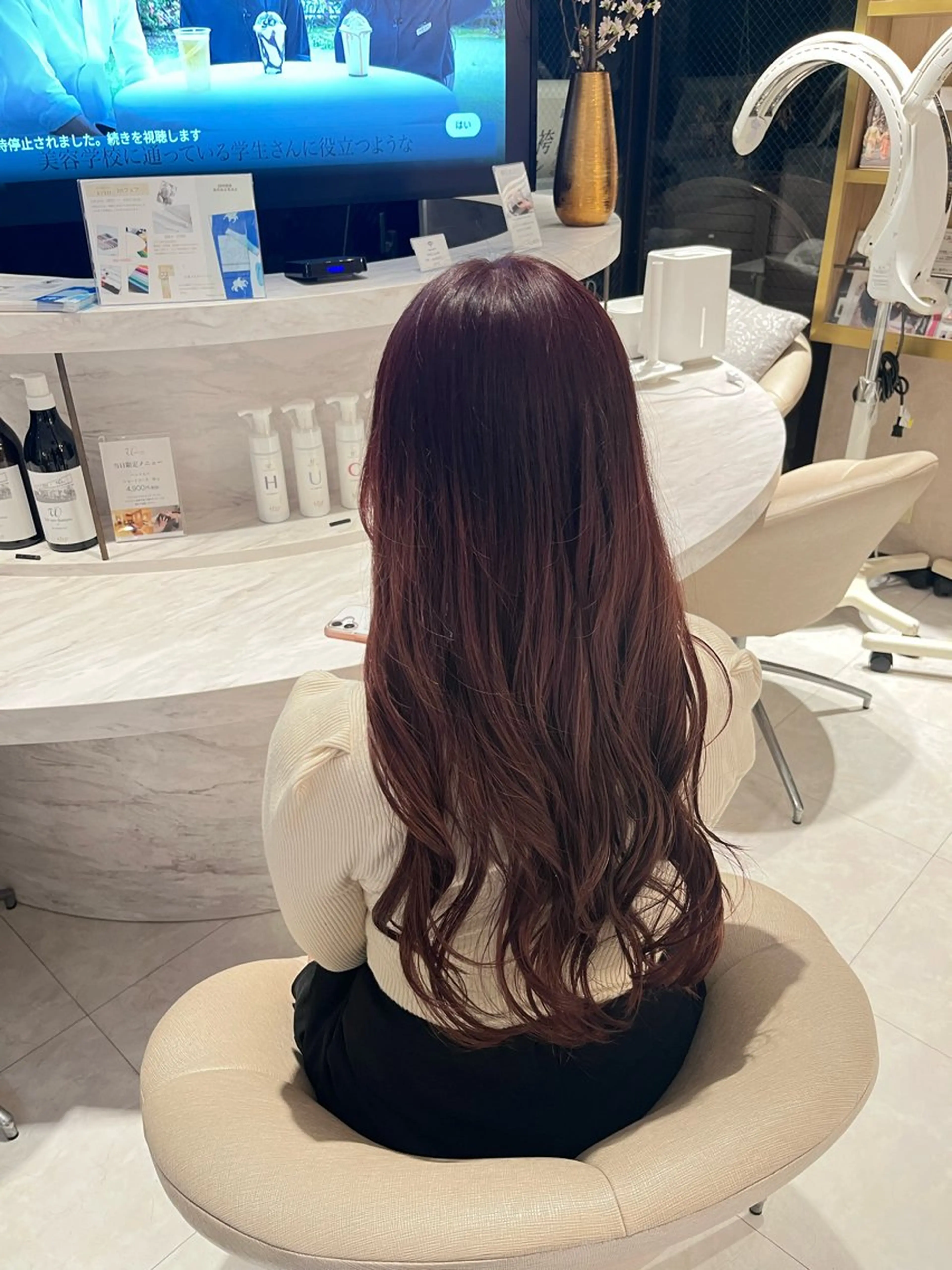 セミロング 新宅 藍のヘアスタイル