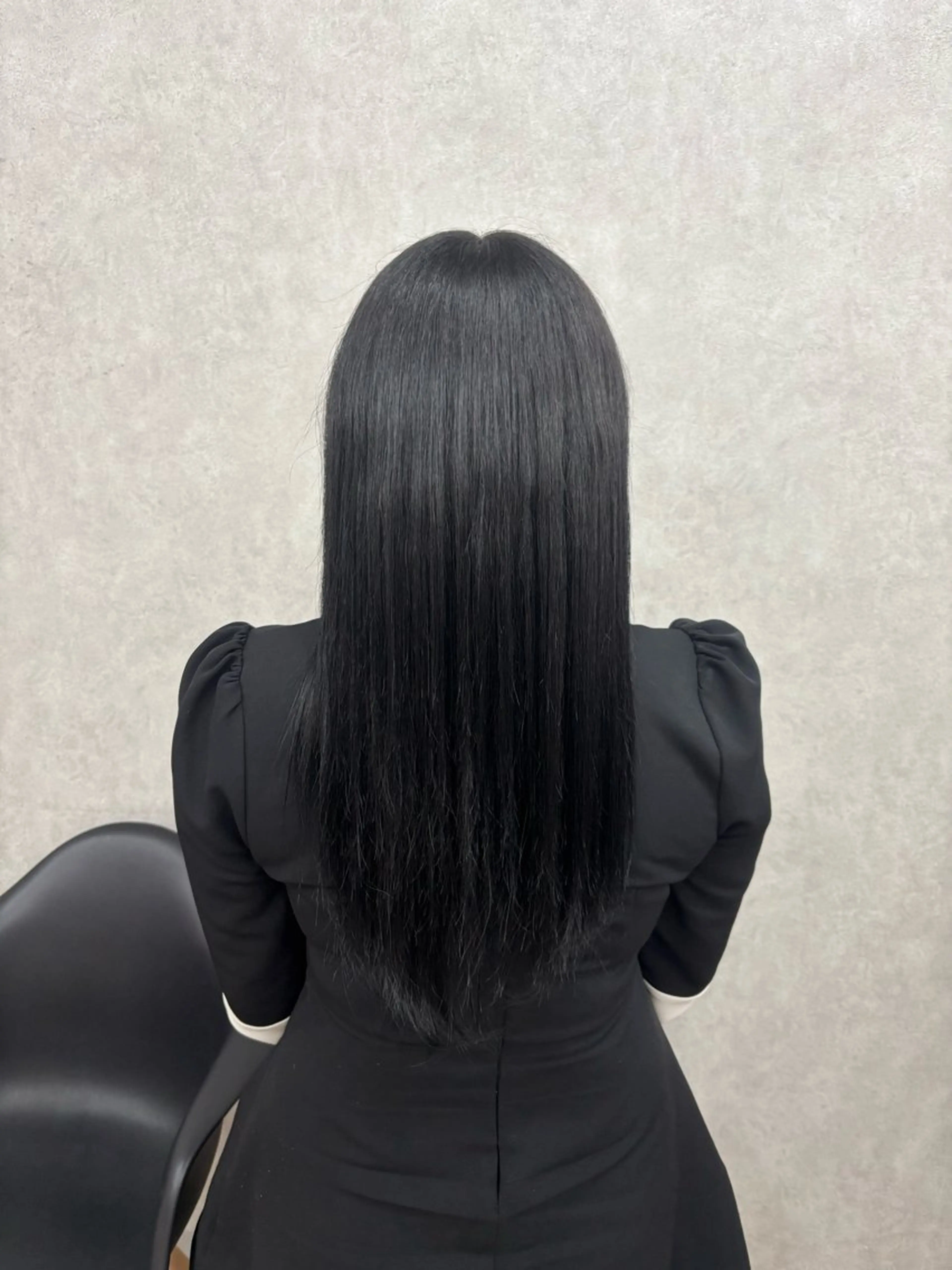 ロング カラー 黒髪 倉澤 愛理のヘアスタイル