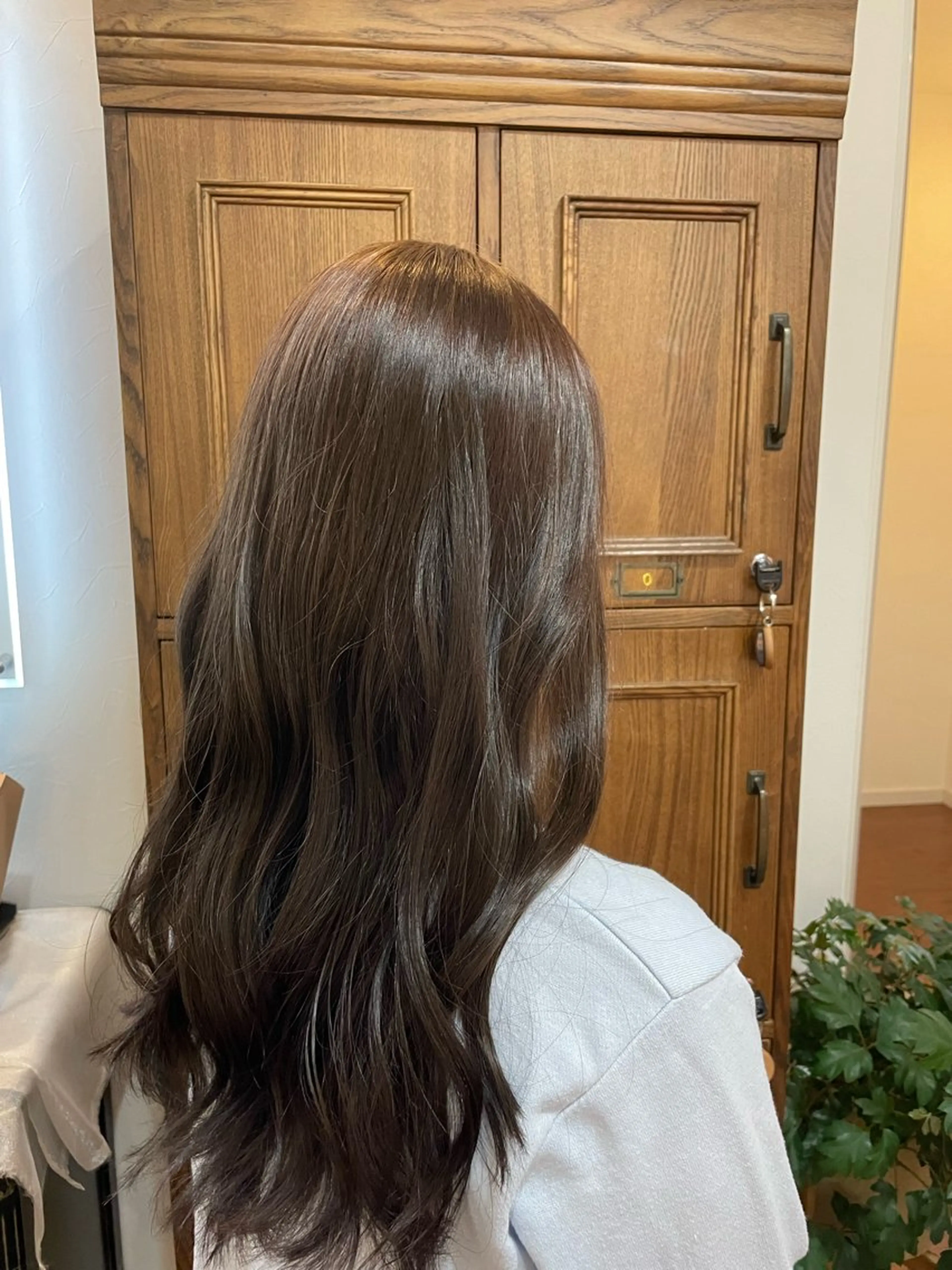 ロング カラー ヘアアレンジ アッシュ アッシュブラウン ブラウンカラー 透明感カラー 伊藤 舞実のヘアスタイル