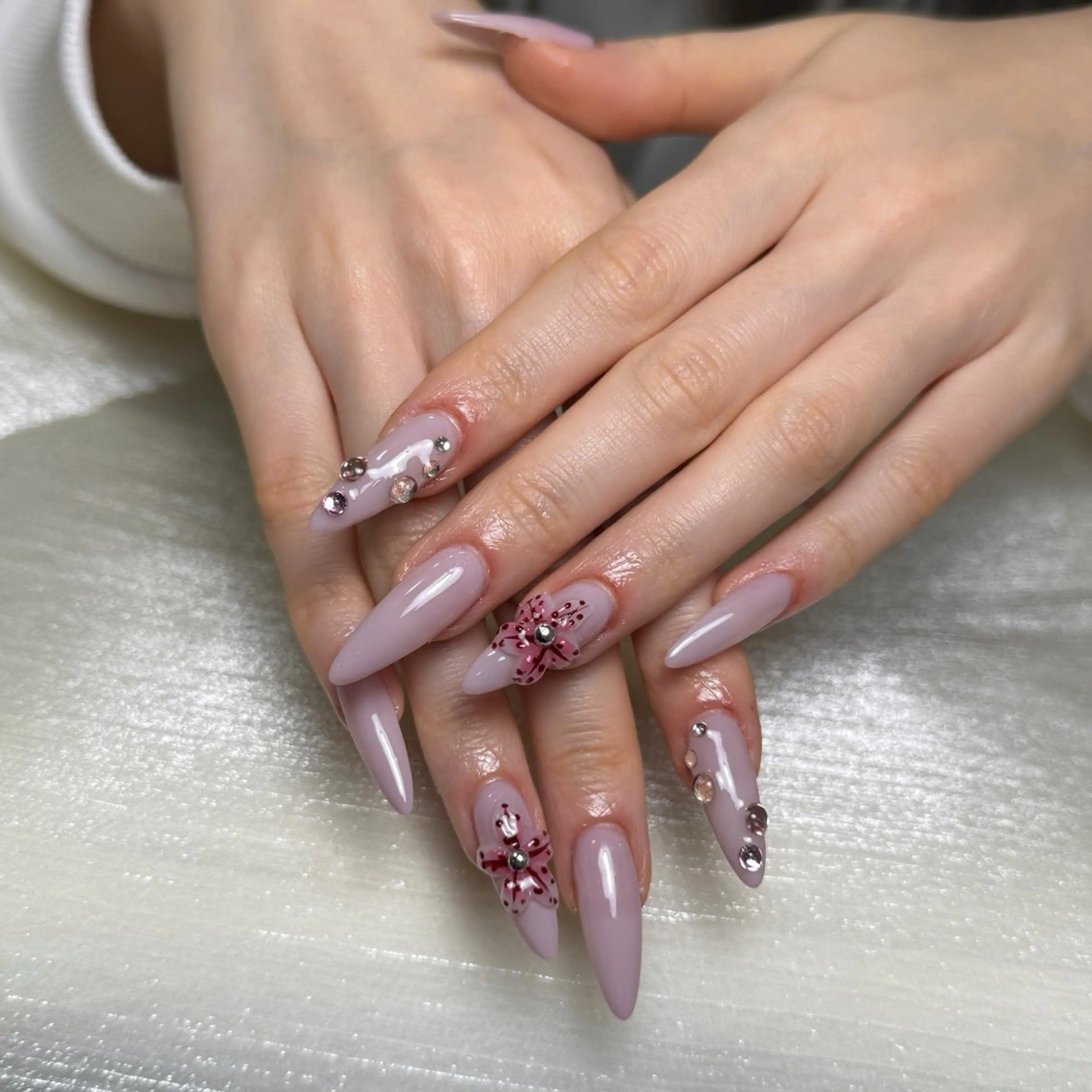 ネイル オーロラネイル 長さ出し フラッシュネイル フレンチネイル ジェルネイル Michi Nail Staffのネイルデザイン