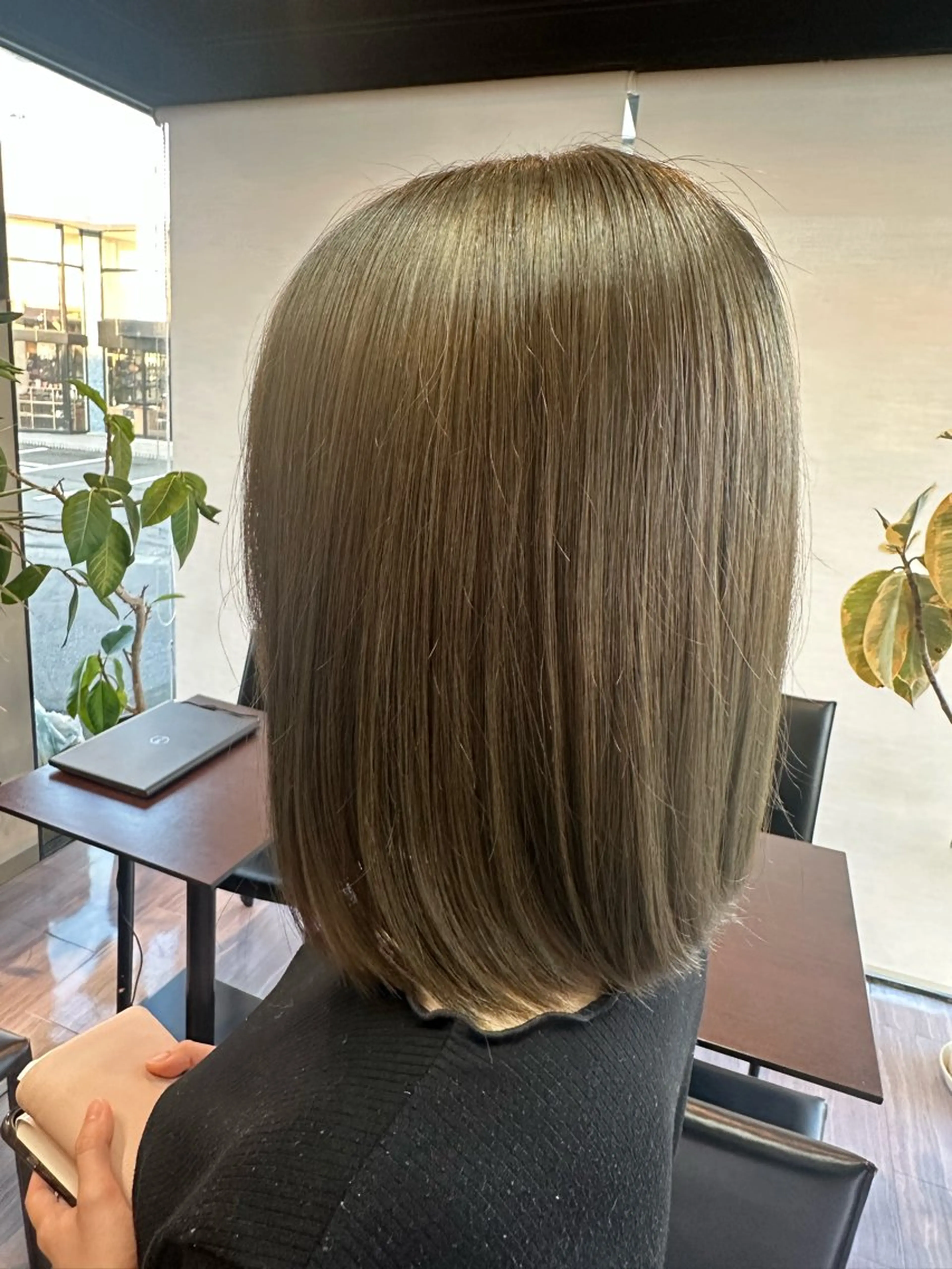 ミディアム カラー ベージュカラー arika オケシ　リョウダイのヘアスタイル