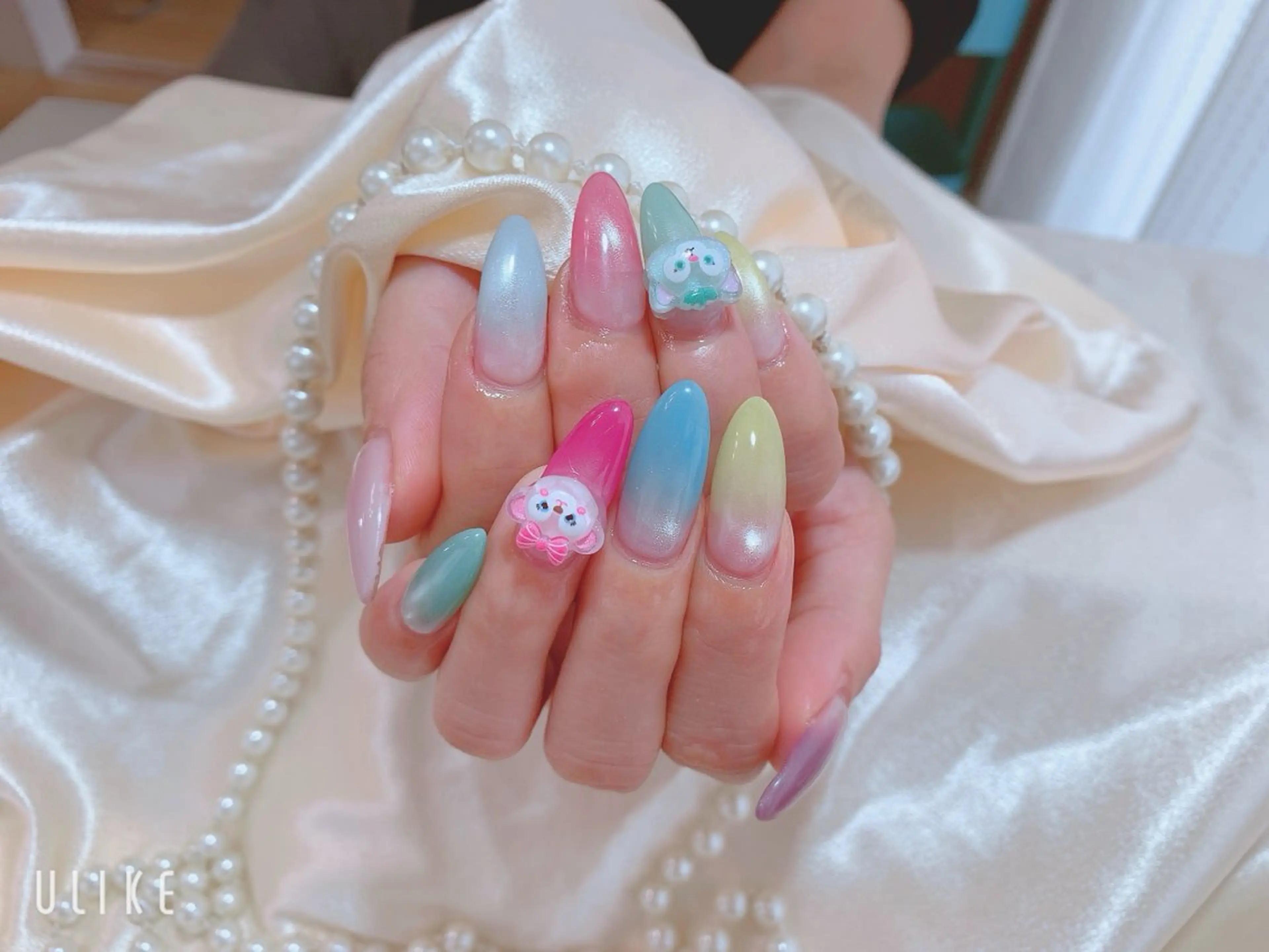 ネイル 桜ネイル フットネイル ジェルネイル ラメ(グリッター) ラメグラデーション ハンドネイル ネイルサロンAiri 長さ出し·シンプルのネイルデザイン