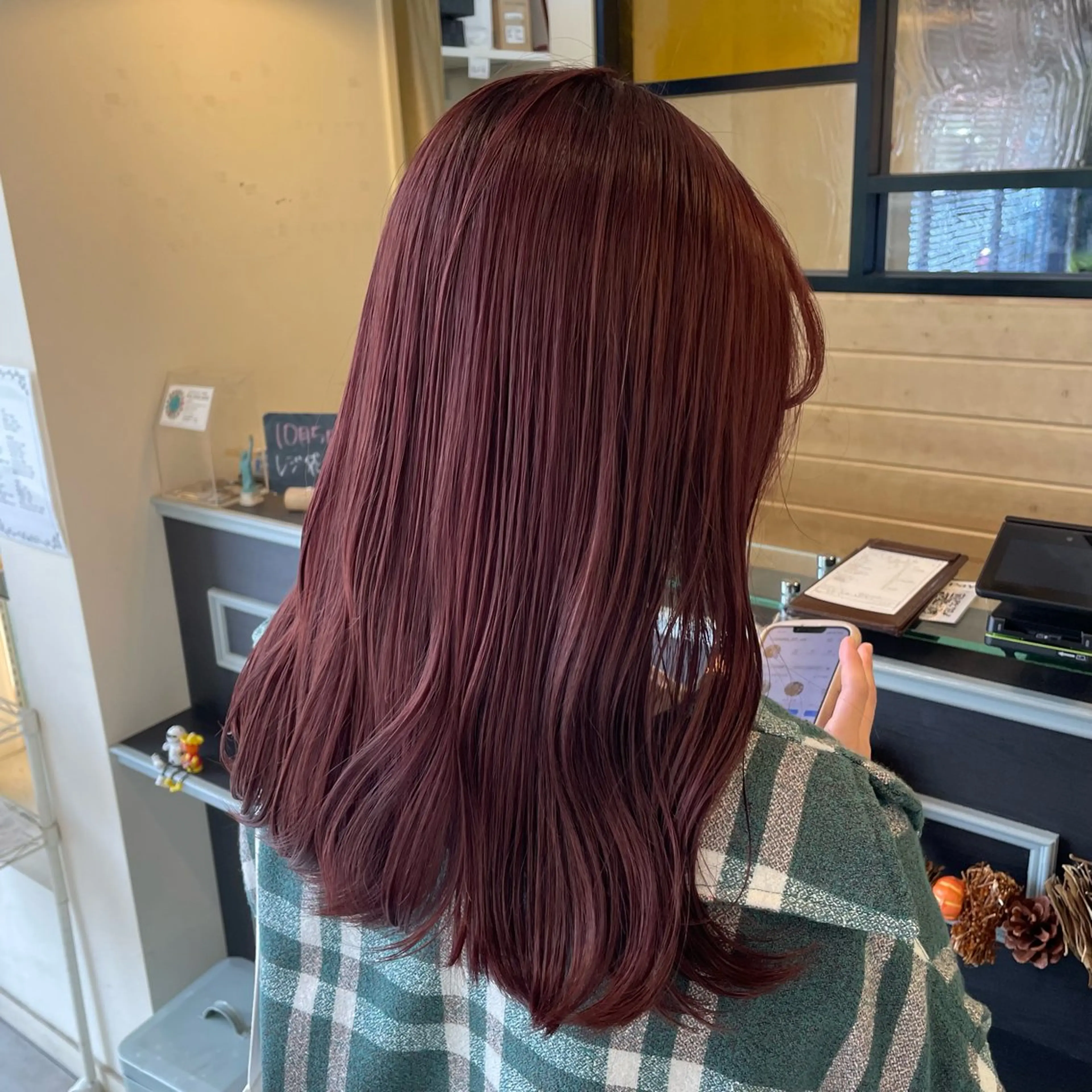 セミロング カラー スナコザワ レナのヘアスタイル