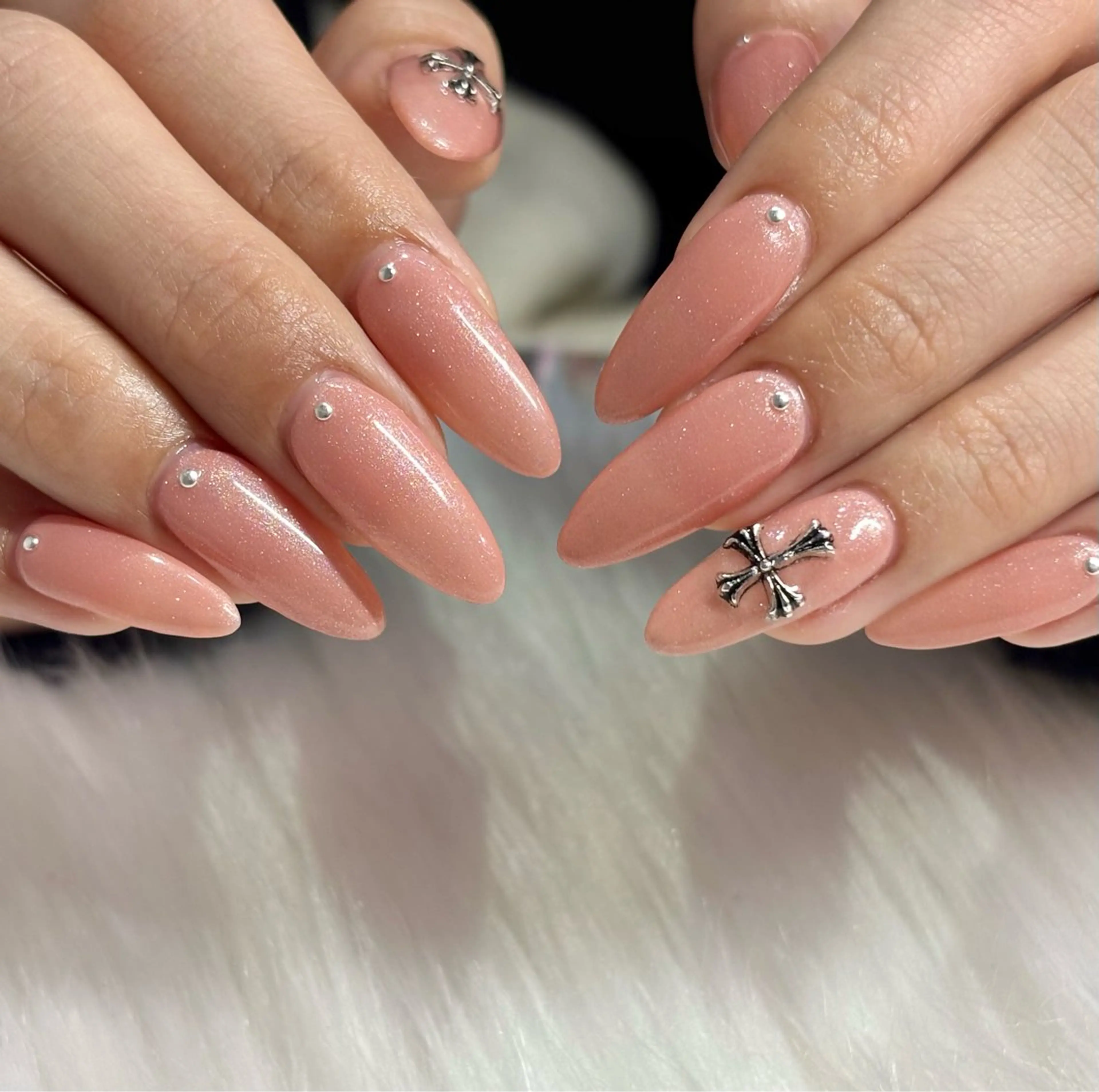 ネイル Bianca SHIRANEの眉毛・アイブロウイメージ