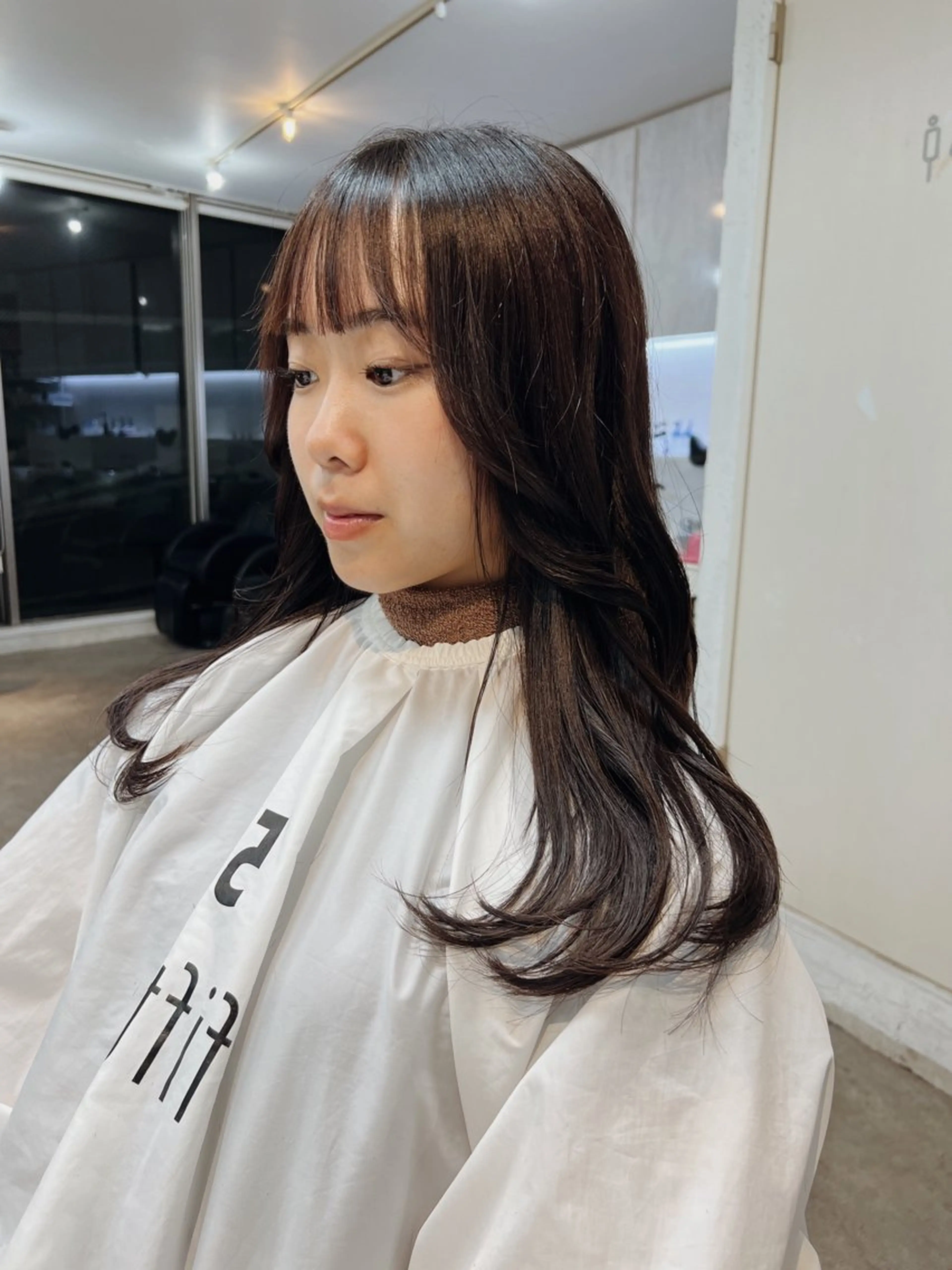 セミロング カラー パーマ ヘアアレンジ くびれヘア 顔まわりレイヤー 韓国風ヘア くびれレイヤー レイヤーカット ショートヘア原宿 fifth コシのヘアスタイル