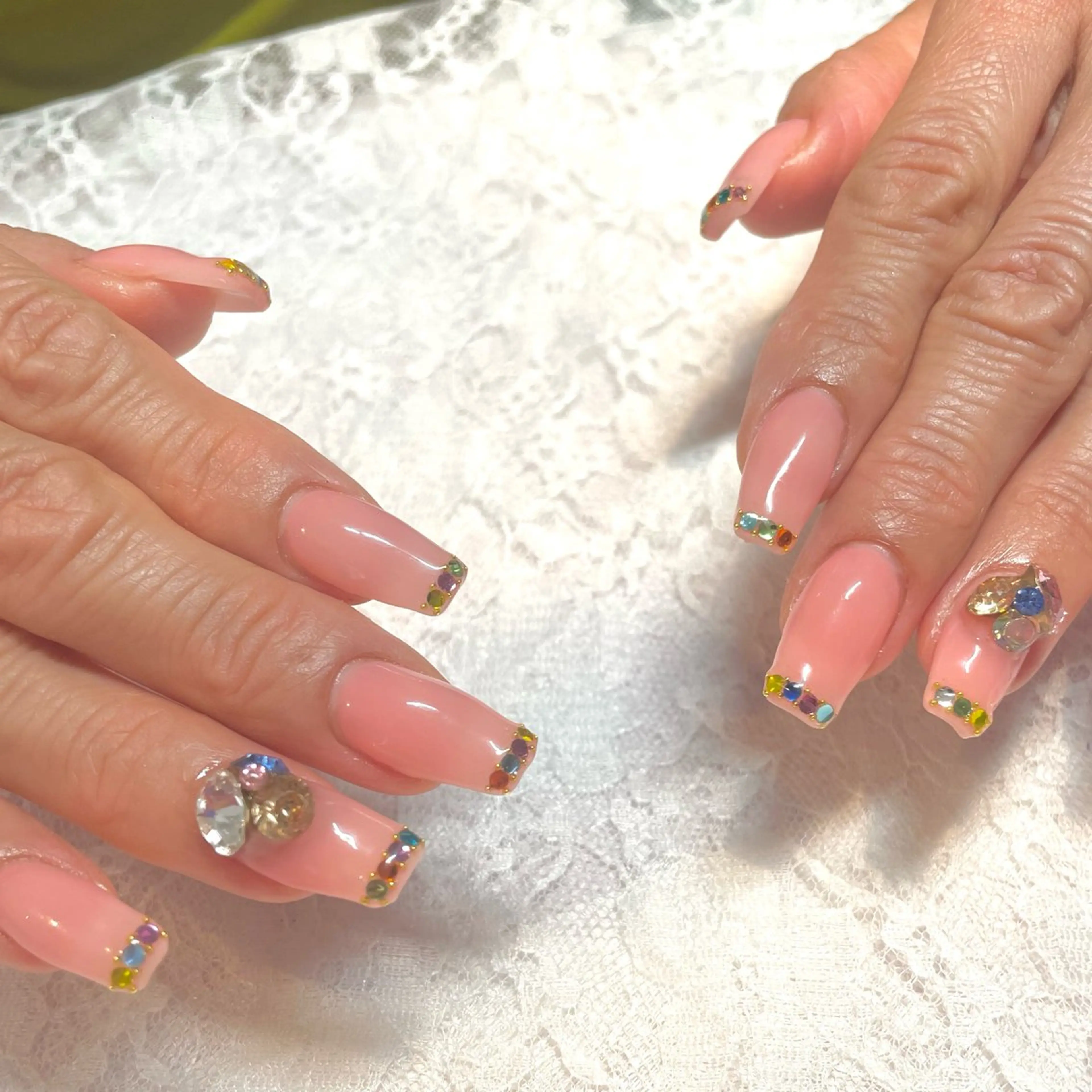 ネイル ストーンネイル ハンドネイル Nail ヌシん家 AKANEのネイルデザイン