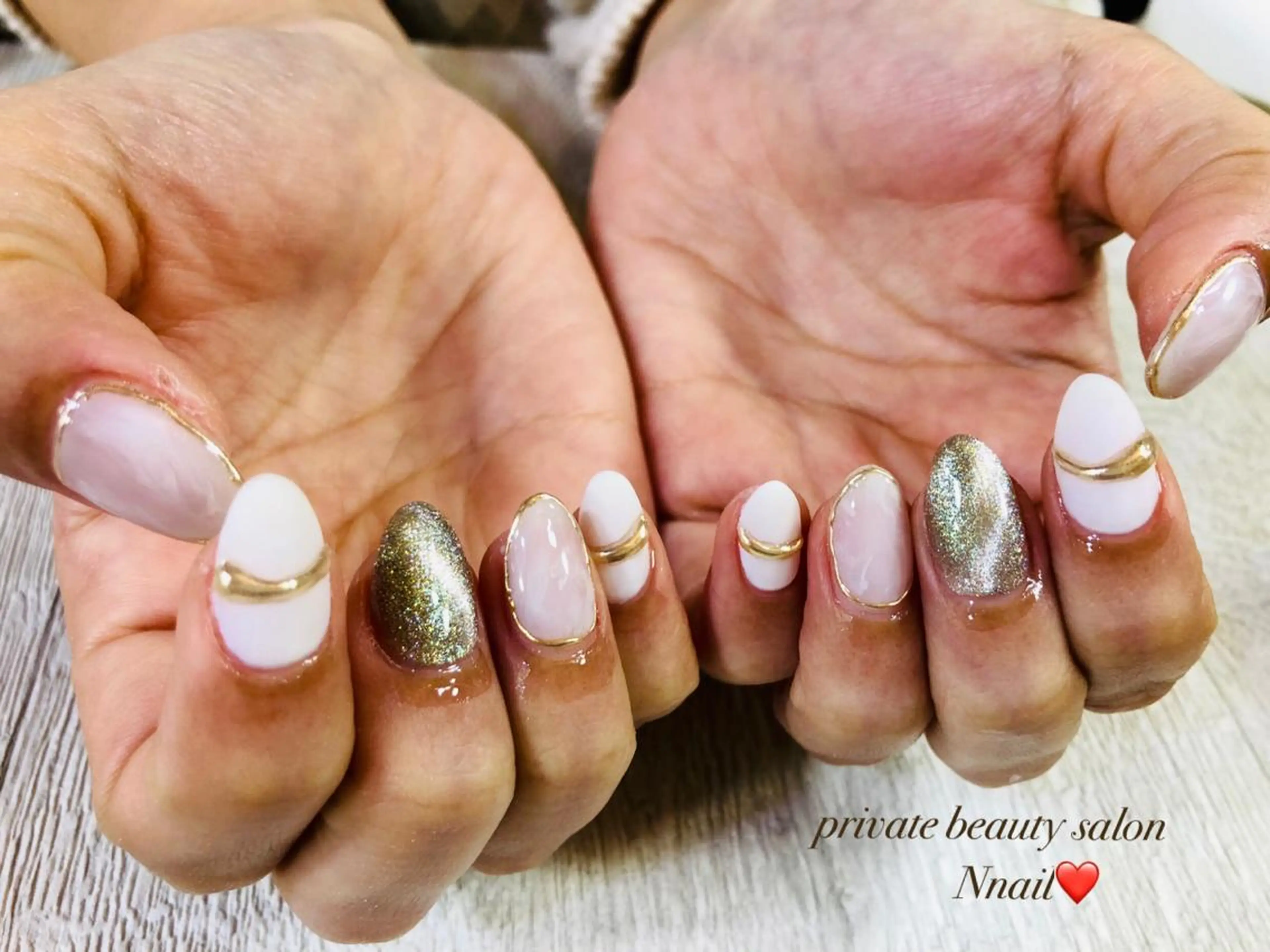 ネイル アートネイル ゴールド キラキラネイル マグネットネイル マットネイル 🌿Nnail🌿 プライベートサロンのネイルデザイン