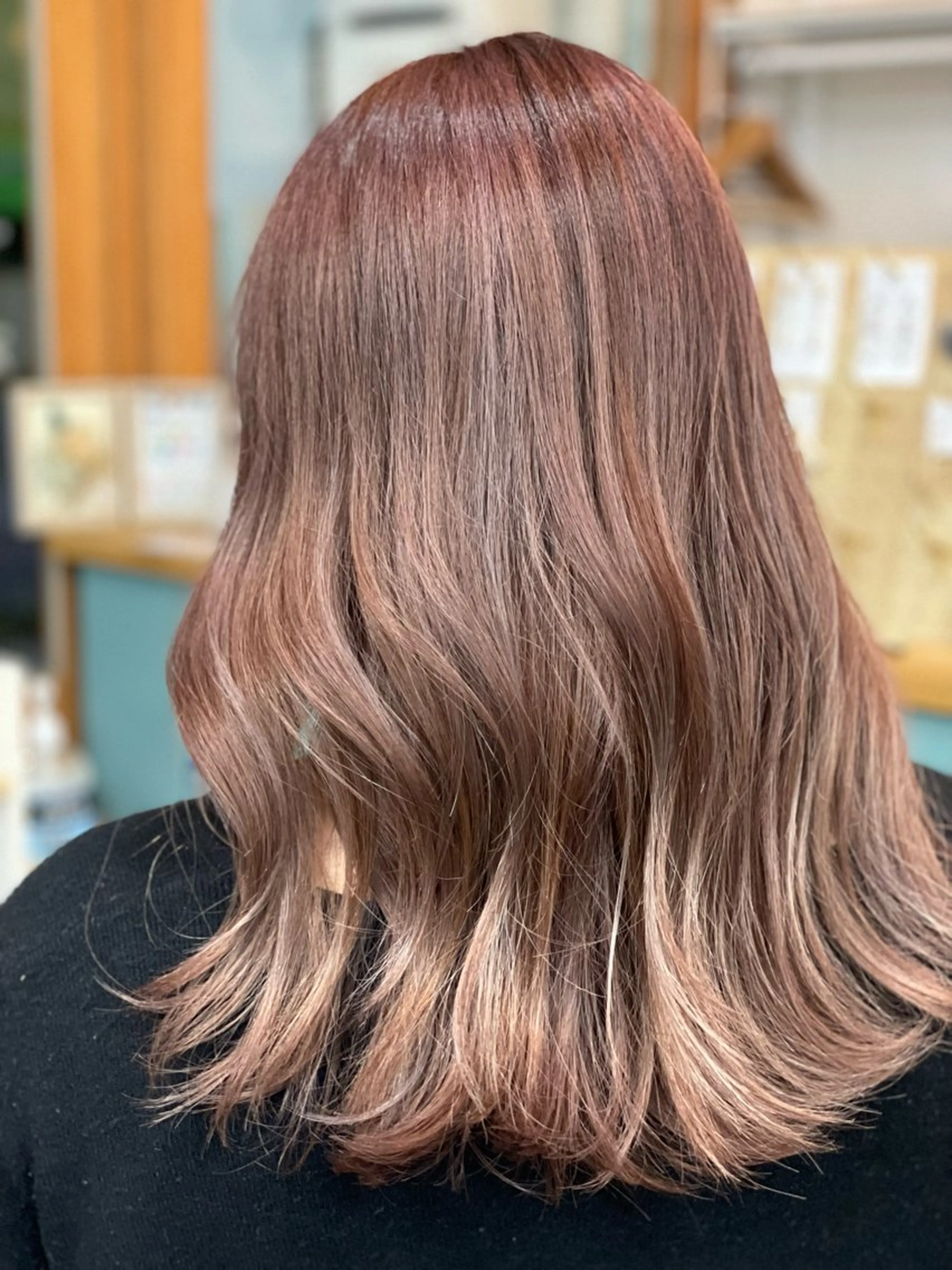 ロング カラー ベージュカラー ハイライトカラー ピンクカラー ピンクベージュ ハイライト ヘアカラー トリートメント Snaly カラー特化ページのヘアスタイル