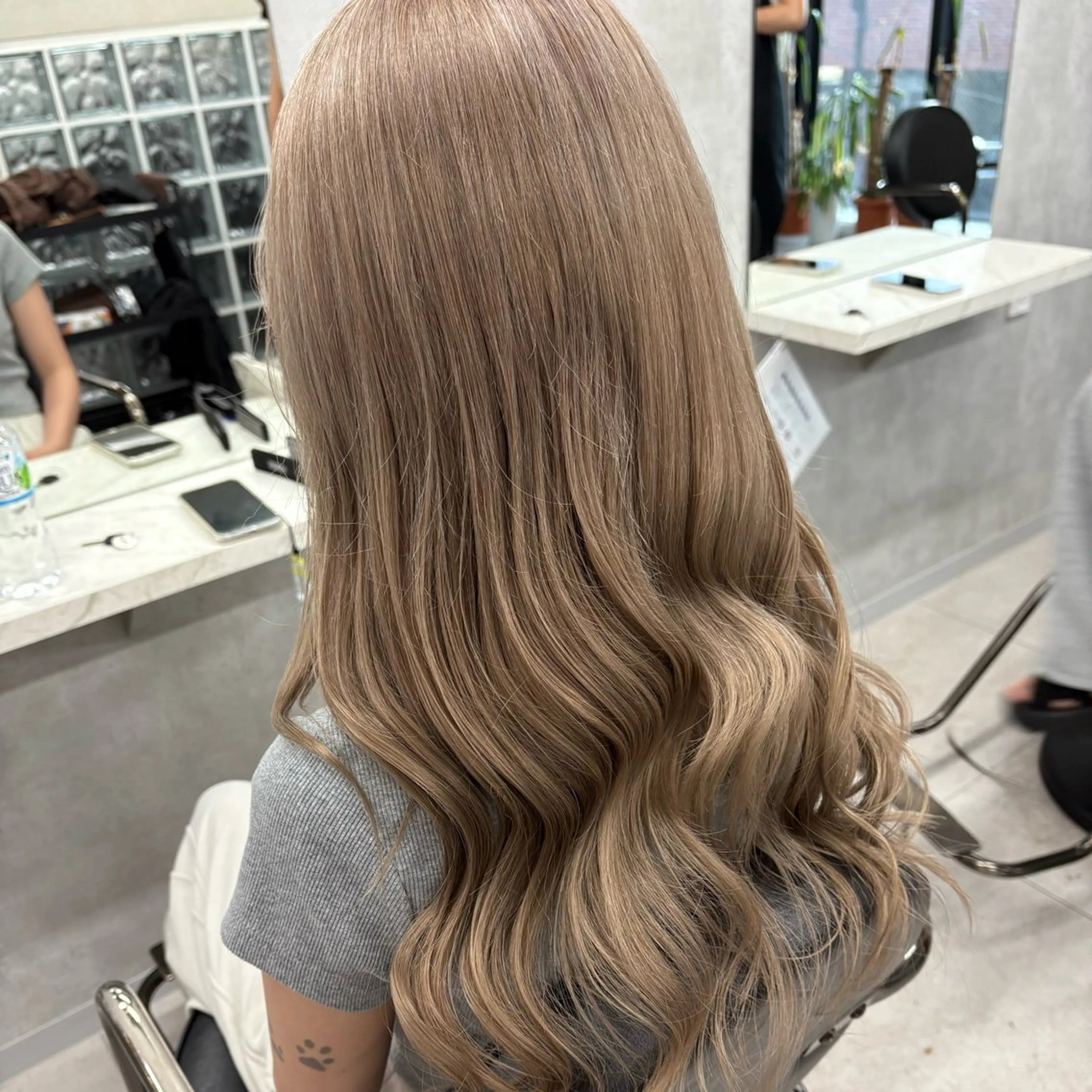 ロング カラー ブリーチ ケアブリーチ イルミナカラー ロング 🦄Rena 🦄のヘアスタイル